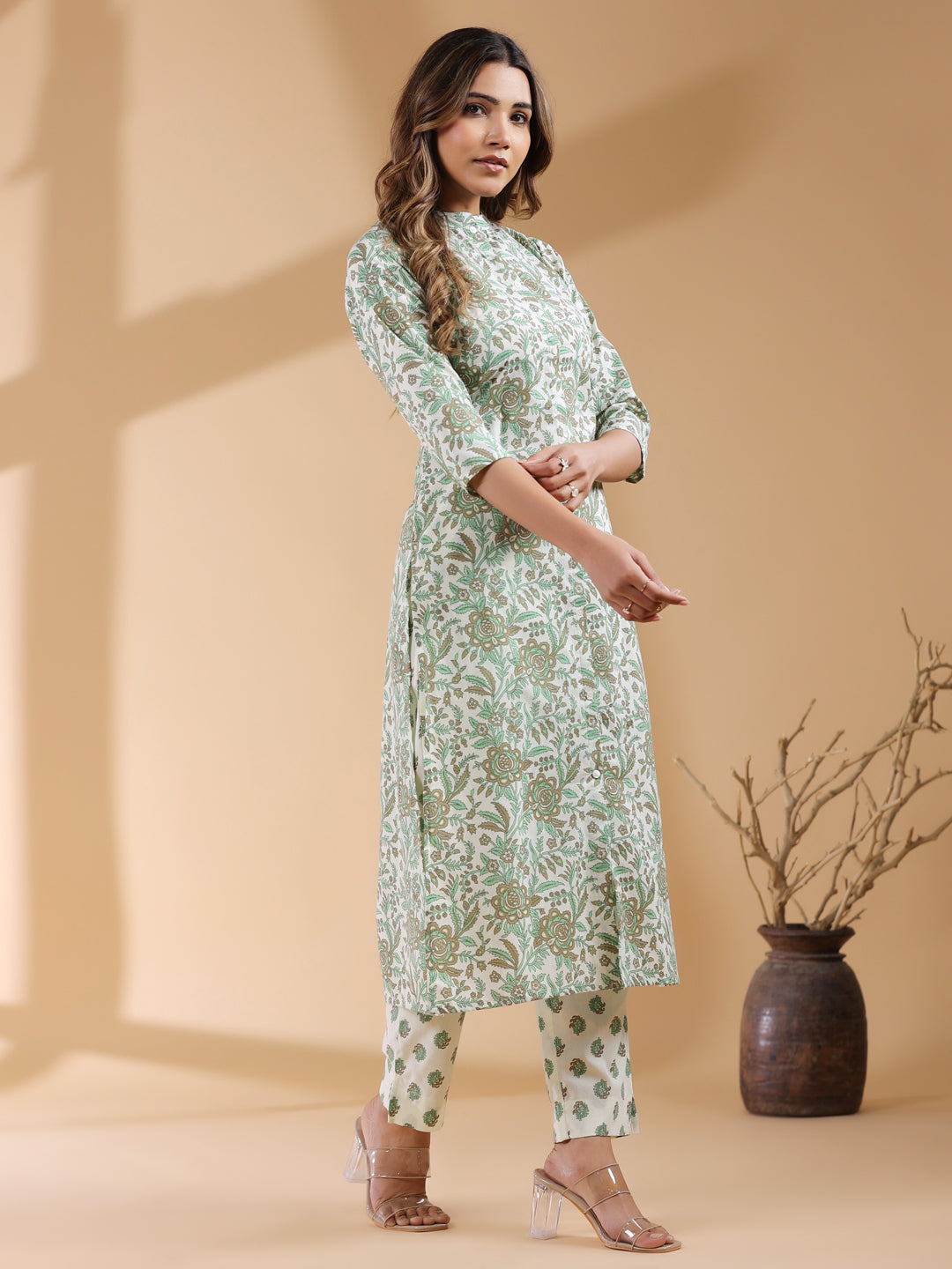 Janasya Light Cotton Floral Straight Kurta Set