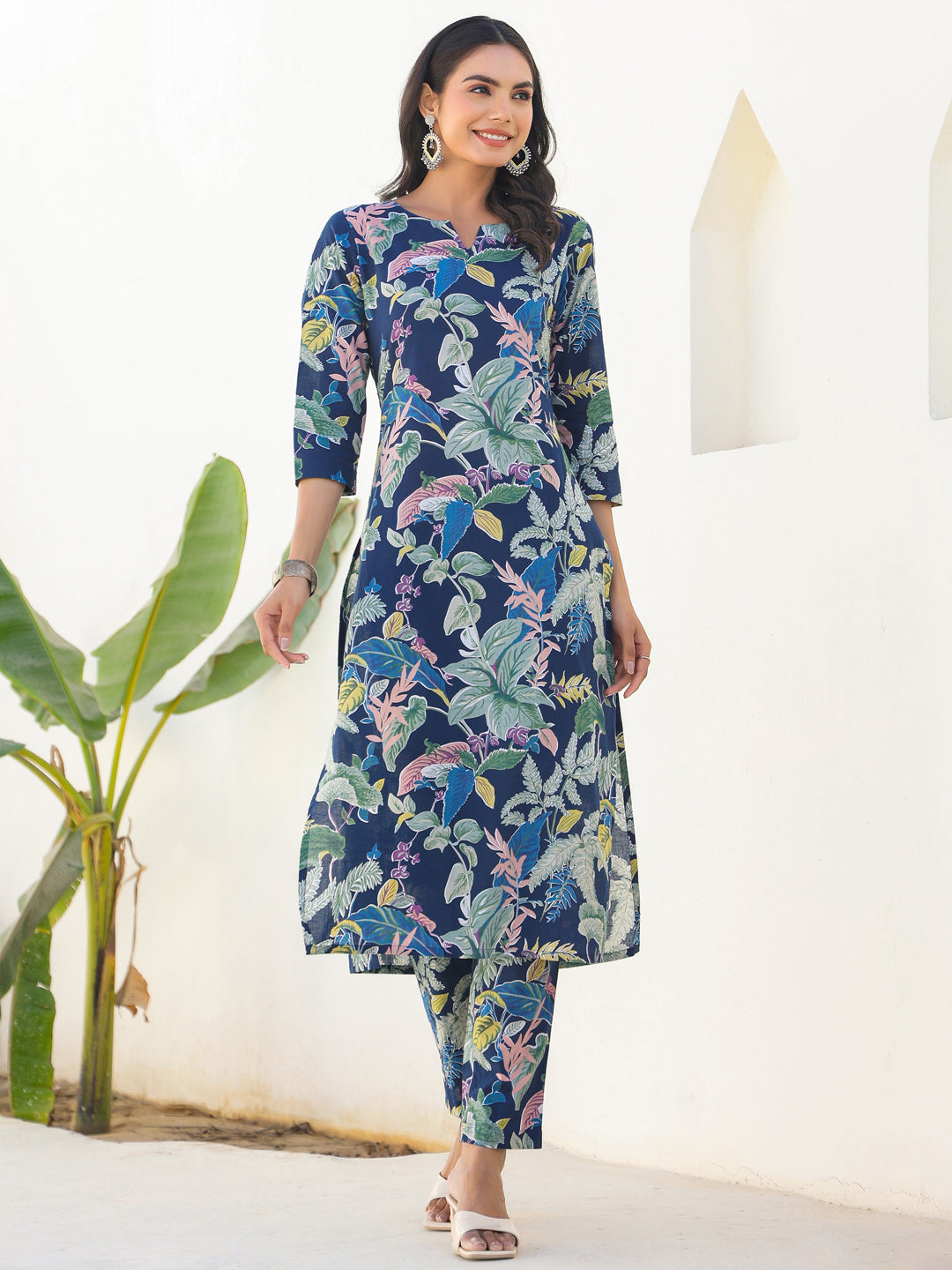 Janasya Dark Cotton Floral Straight Kurta Set - Distacart