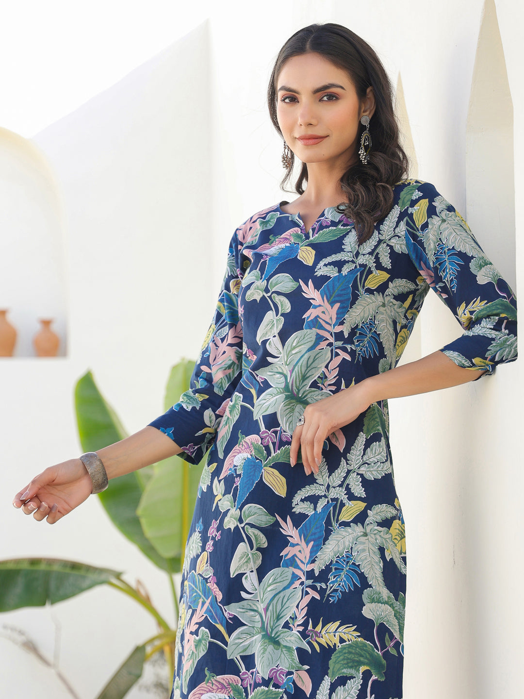 Janasya Dark Cotton Floral Straight Kurta Set
