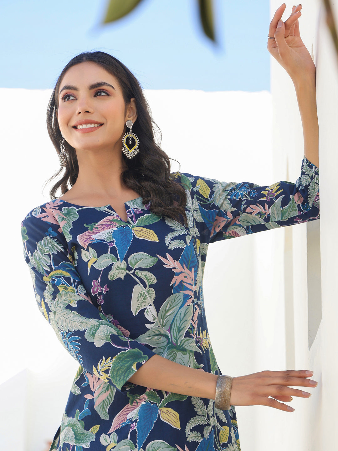 Janasya Dark Cotton Floral Straight Kurta Set