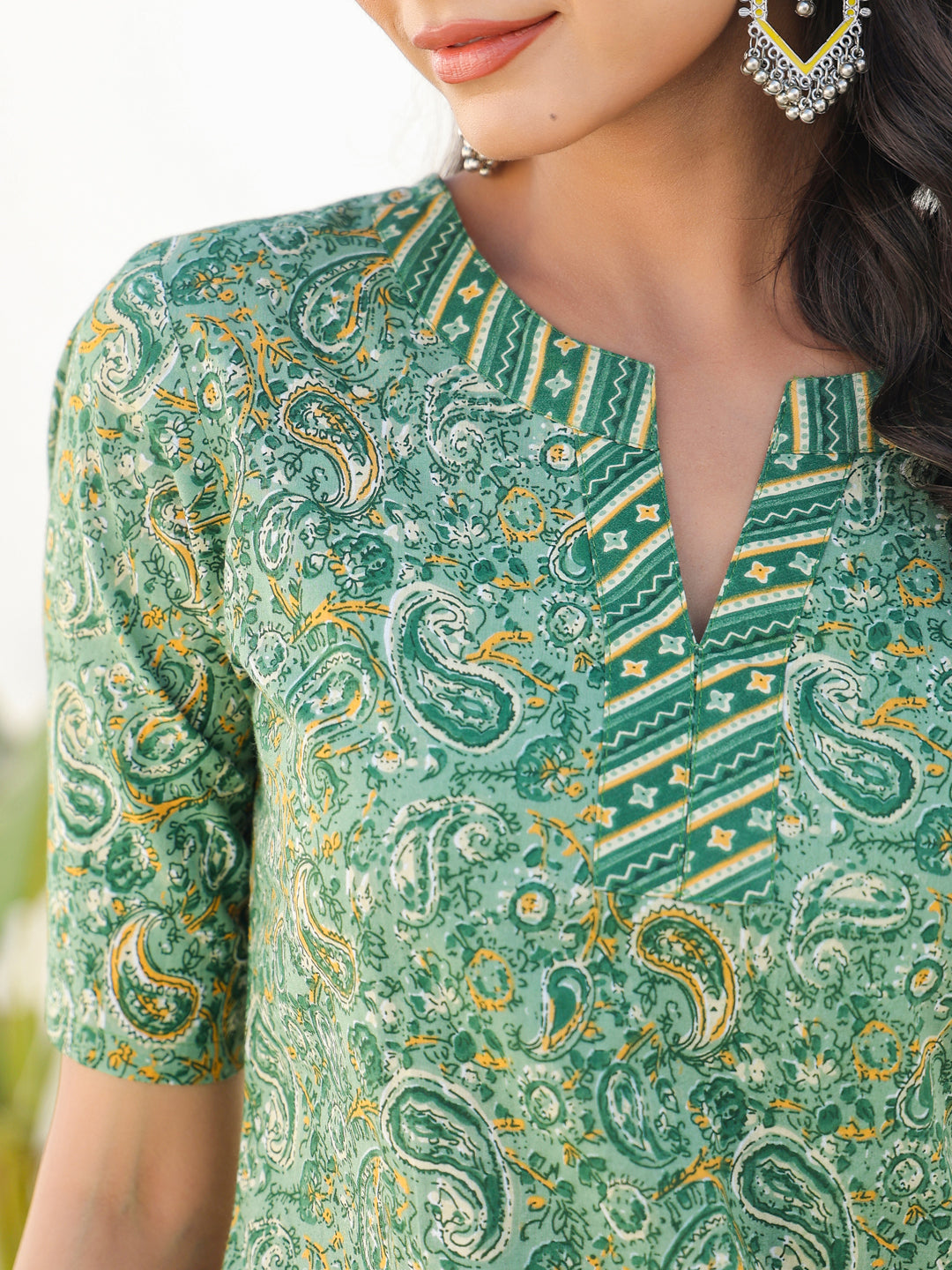Janasya Light Cotton Paisley Straight Kurta Set