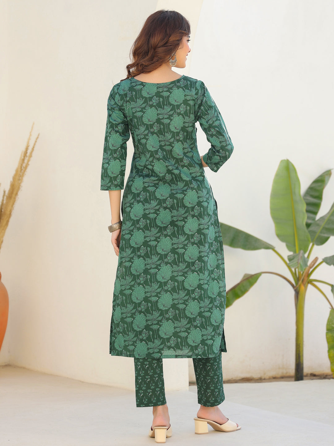 Janasya Dark Cotton Floral Straight Kurta Set - Distacart
