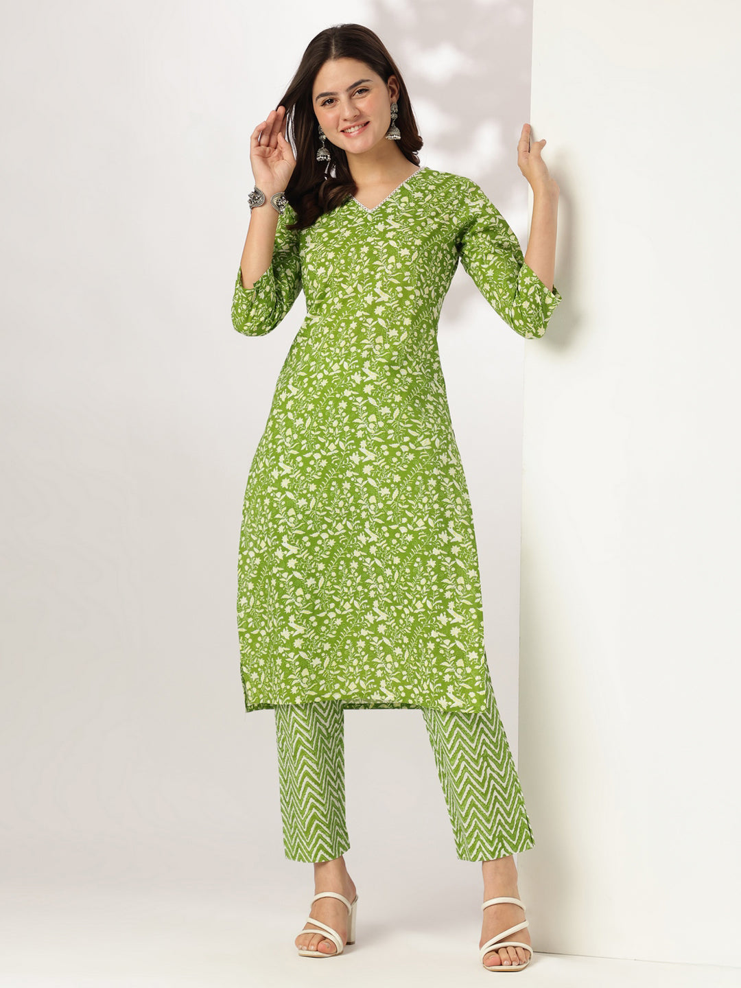 Janasya Bright Cotton Floral Straight Kurta Set