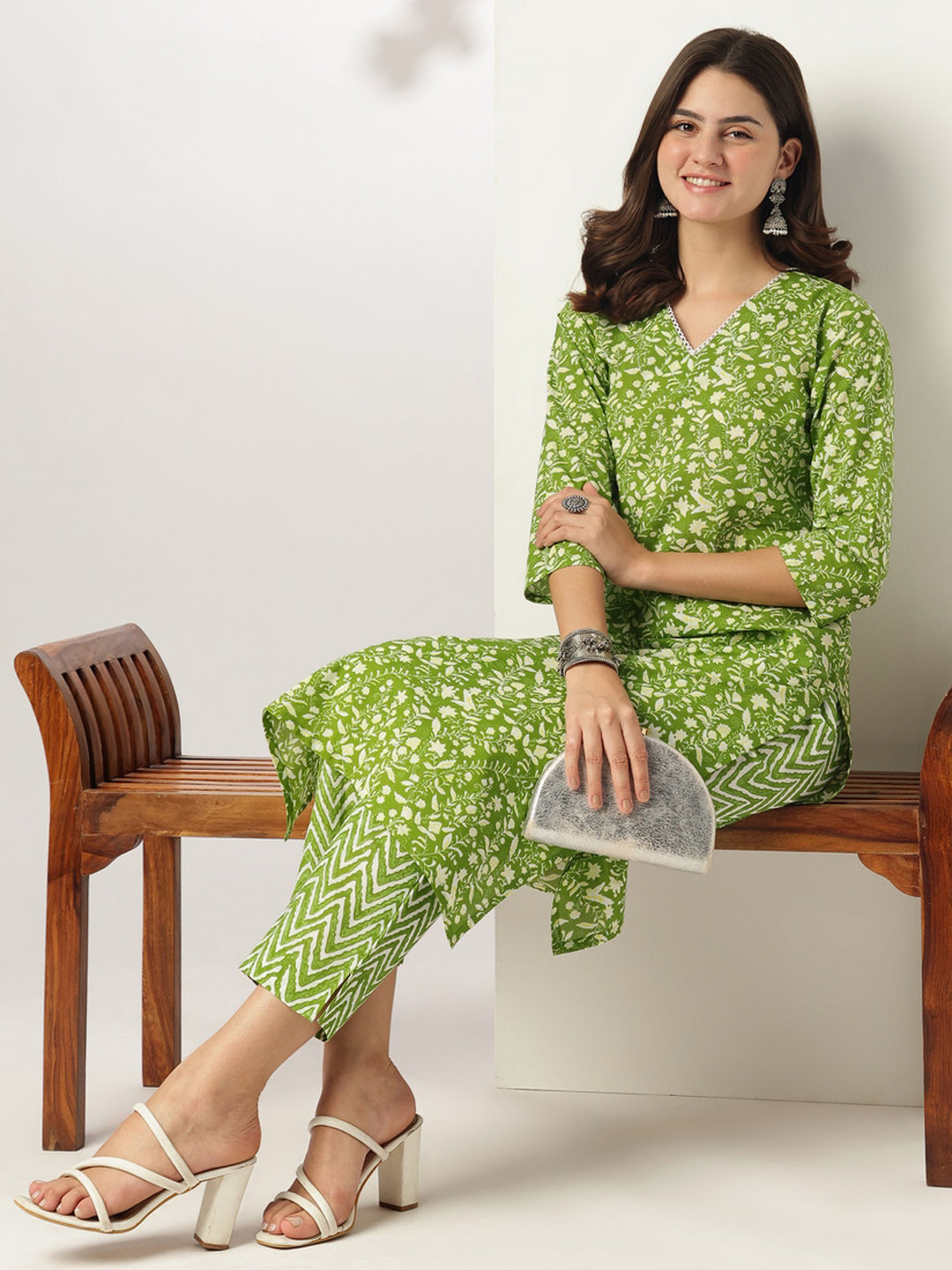 Janasya Bright Cotton Floral Straight Kurta Set