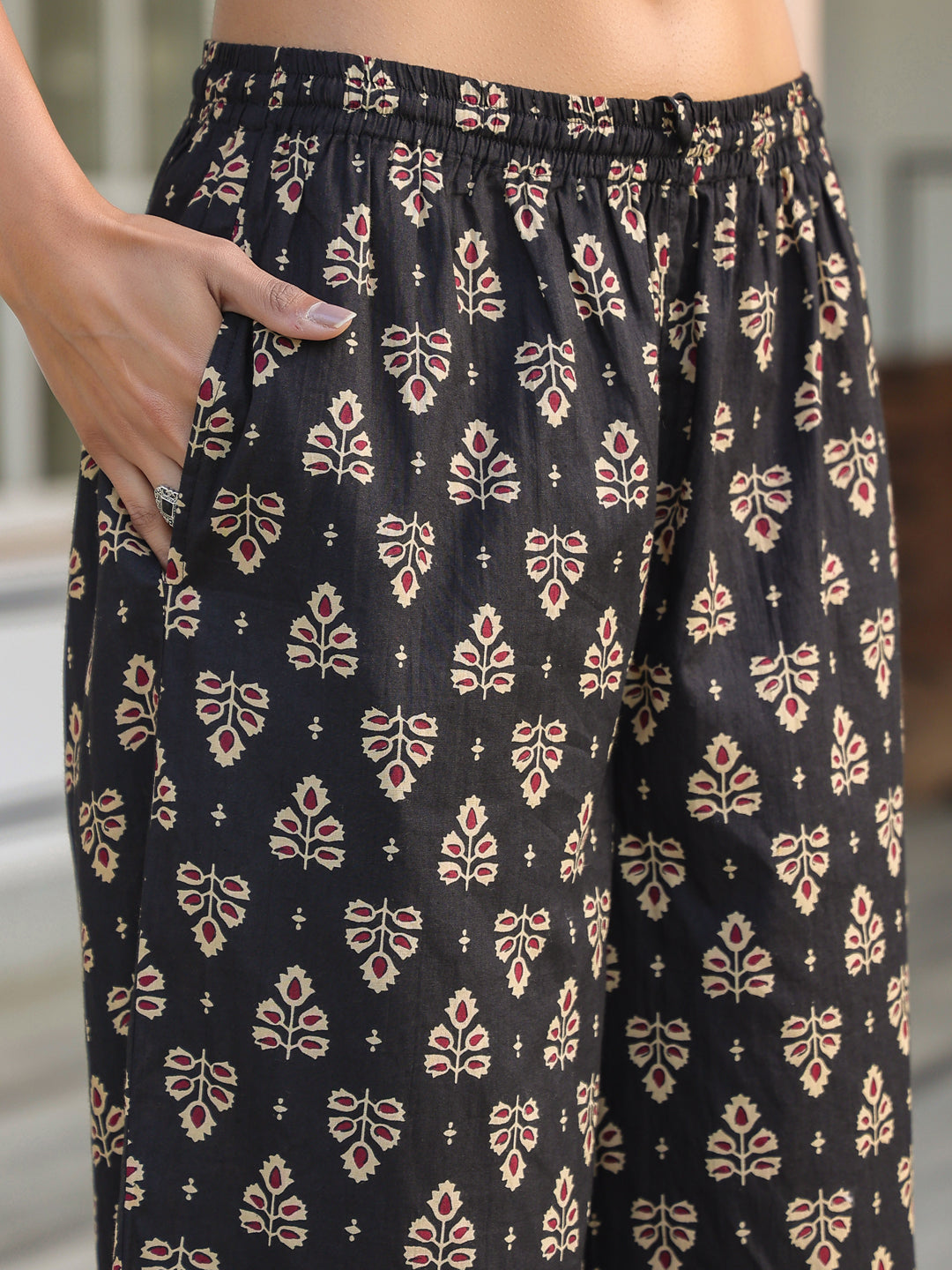 Janasya Dark Cotton Floral Straight Kurta Set
