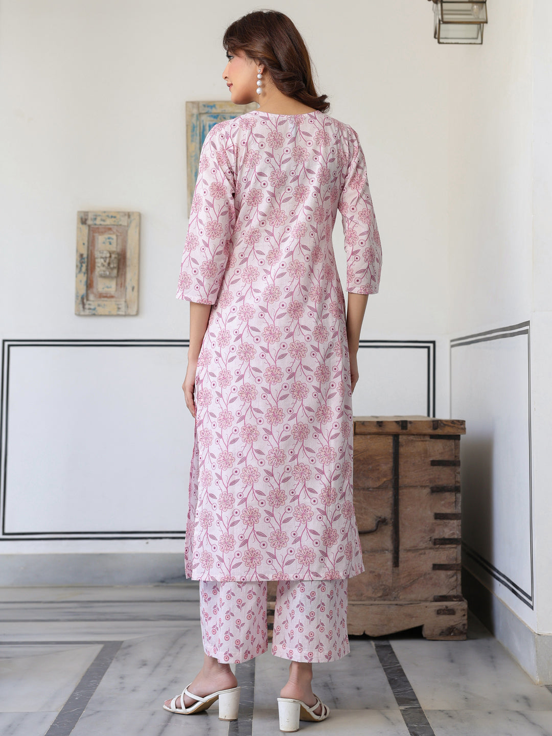 Janasya Light Cotton Floral Straight Kurta Set