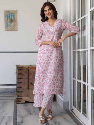 Janasya Light Cotton Floral Straight Kurta Set