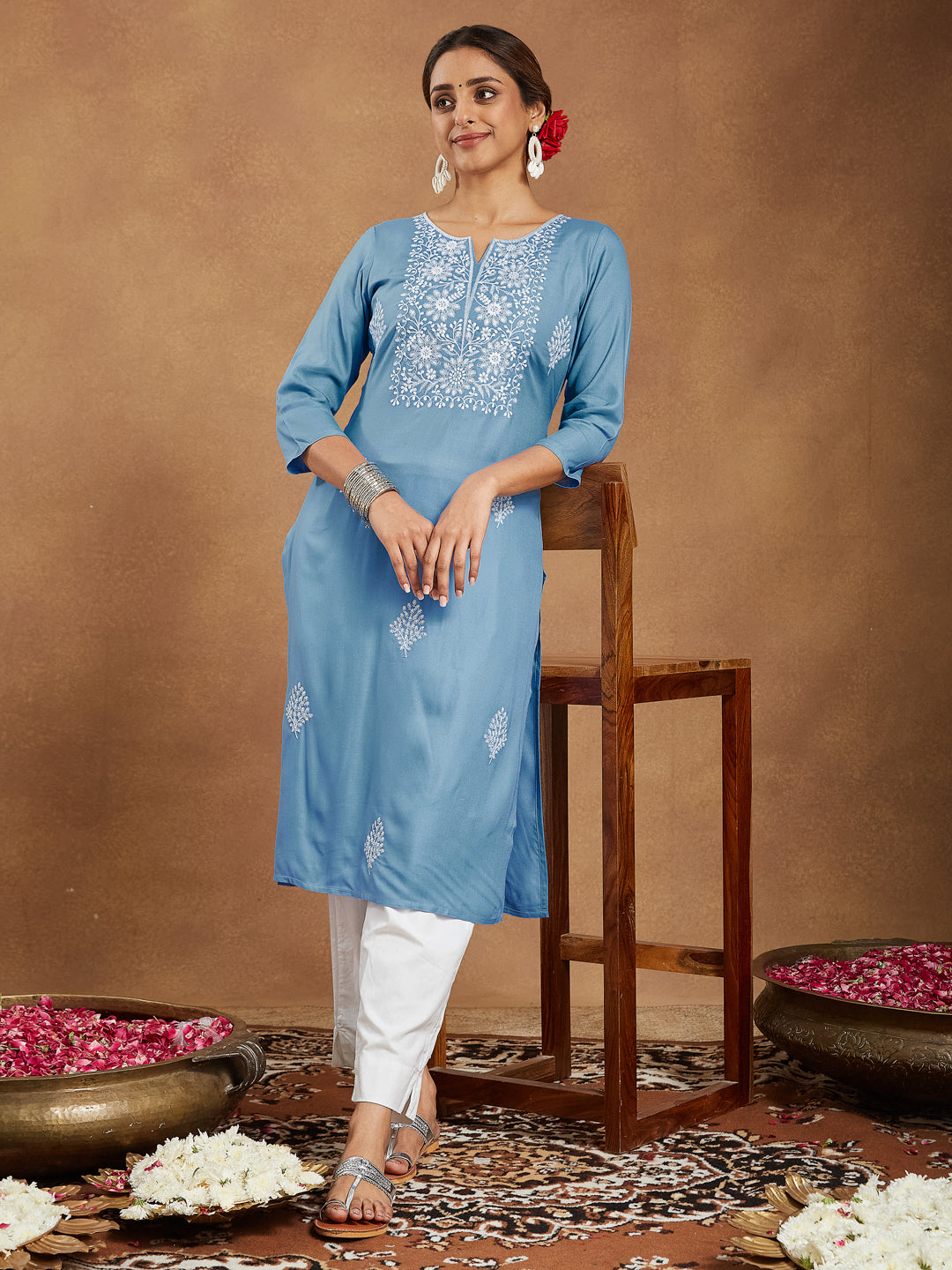 Janasya Light Rayon Embroidered Straight Kurta