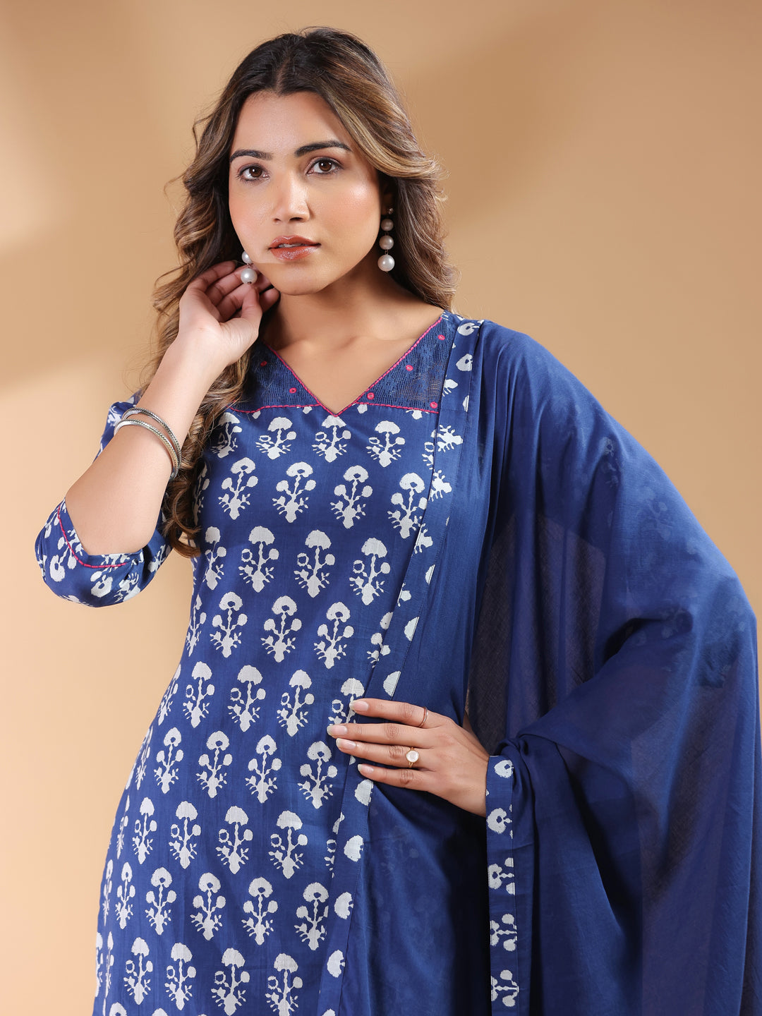 Janasya Dark Cotton Ethnic Motifs Straight Kurta Set