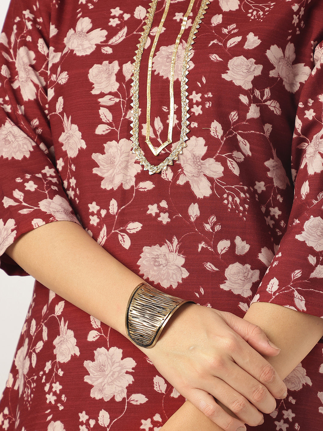 Janasya Dark Rayon Blend Floral Straight Kurta Set