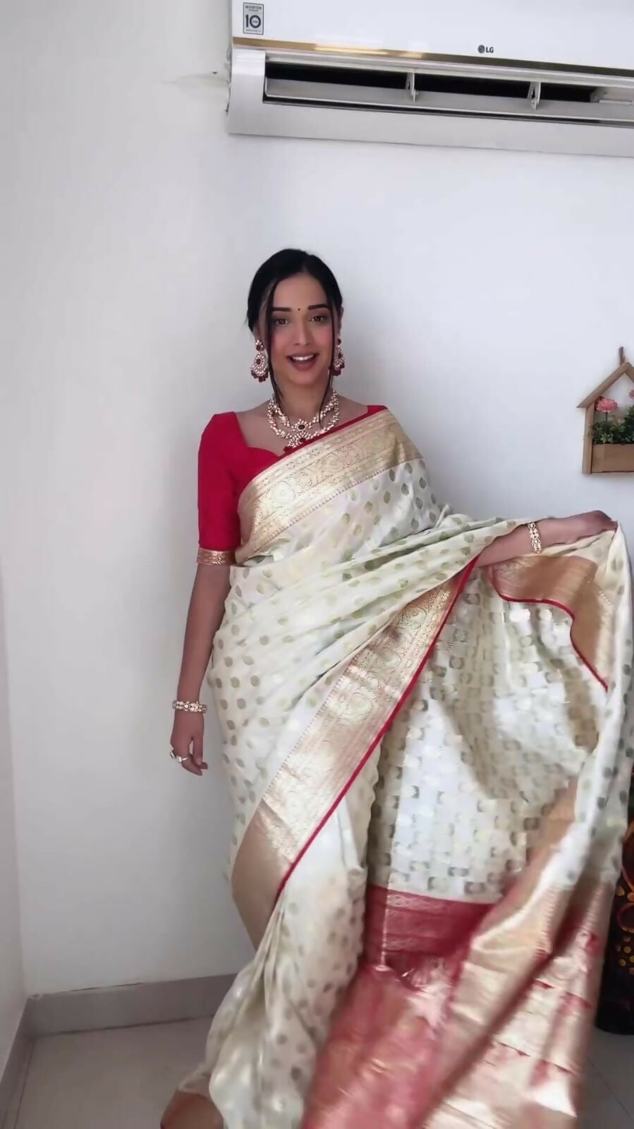 Malishka litchi Silk Jacquard Ready To Wear Saree With Blouse Piece - White - Distacart