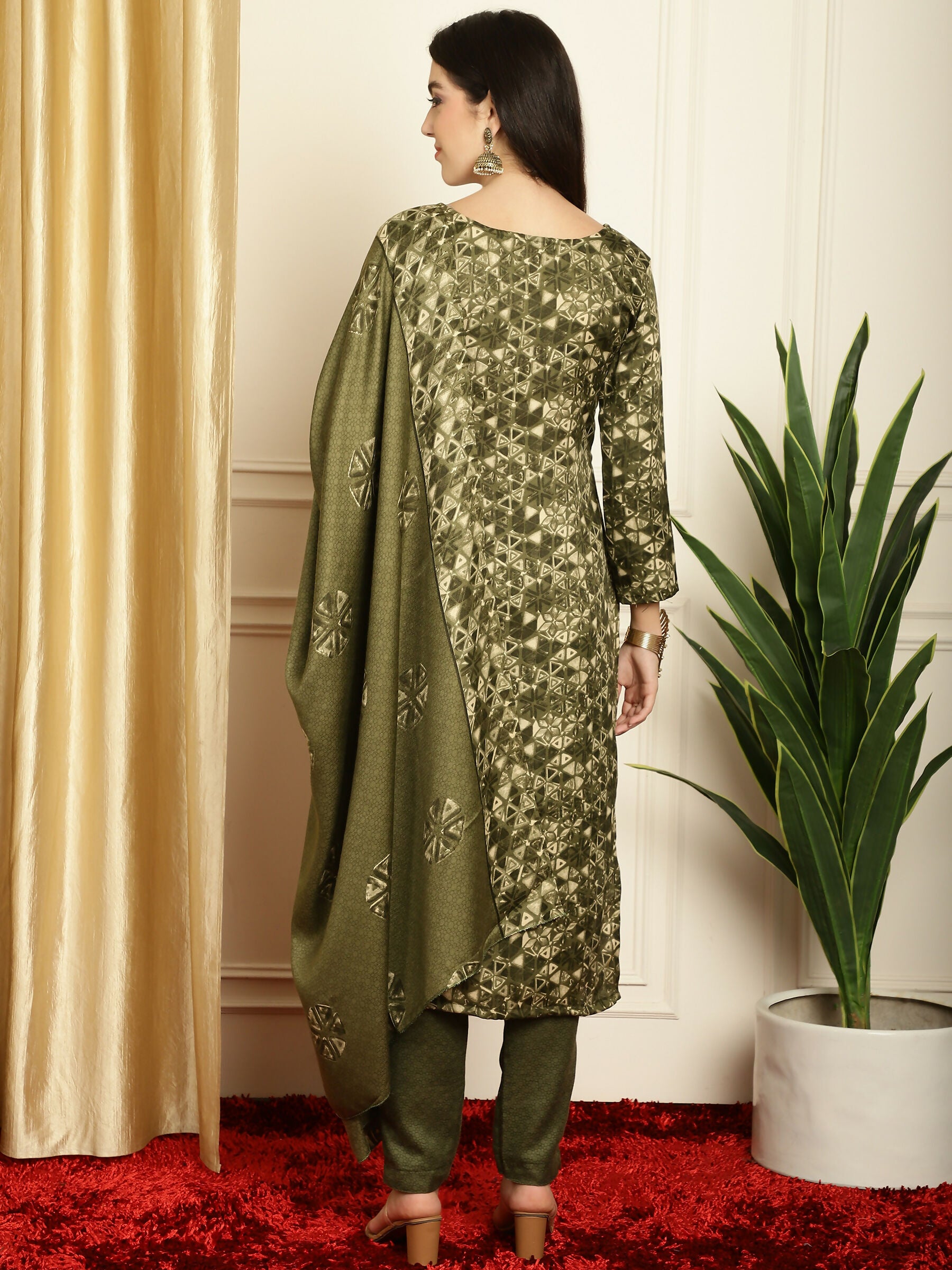 Jyoti Fashion Women's Green Pashmina Floral Digital Printed Kurta with Trouser & Dupatta - Distacart