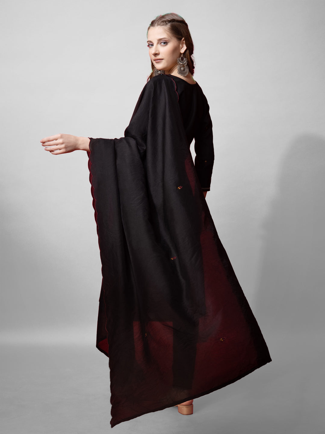 Jyoti Fashion Women's Black Cotton Blend Embroidered Kurta Set - Distacart