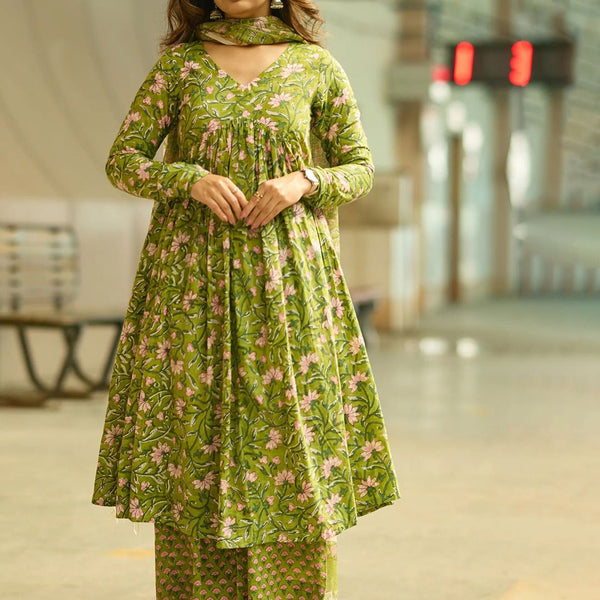 Jyoti Fashion Parrot Rayon Printed Designer Kurta Set With Dupatta - Distacart