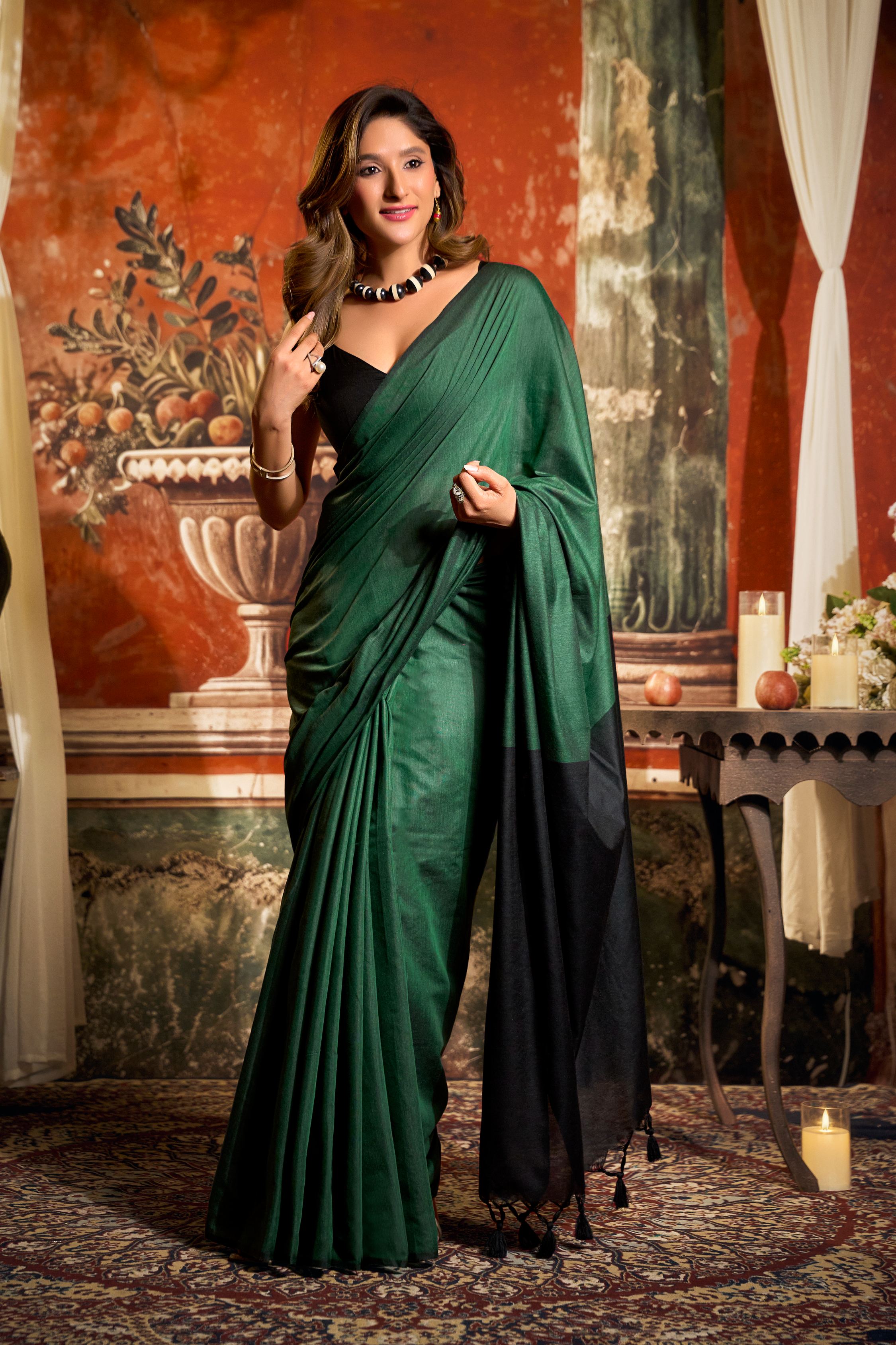 Jyoti Fashion Women's Bottle Green Cotton Contrast Pallu Saree with Blouse - Dista
