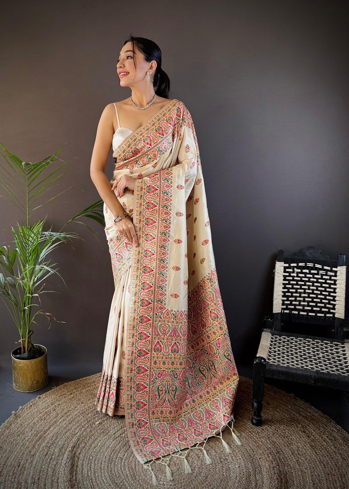 Elora White Silk Meena Weaving Pashmina Work Kashmiri Saree - Dista