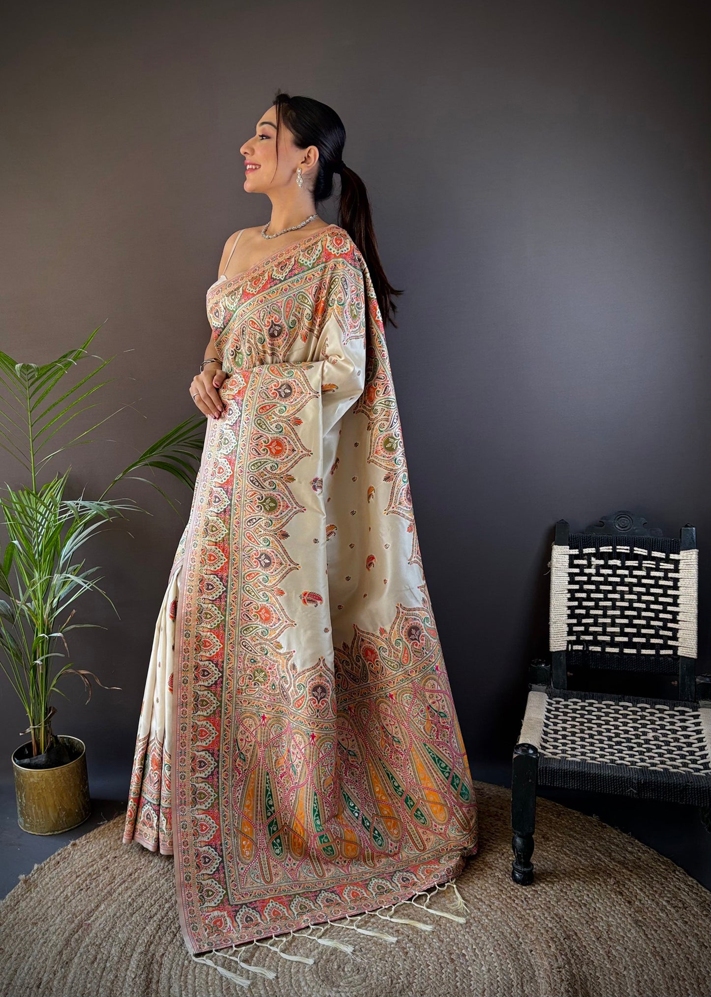 Elora White Silk Meena Weaving Pashmina Work Kashmiri Saree - Dista