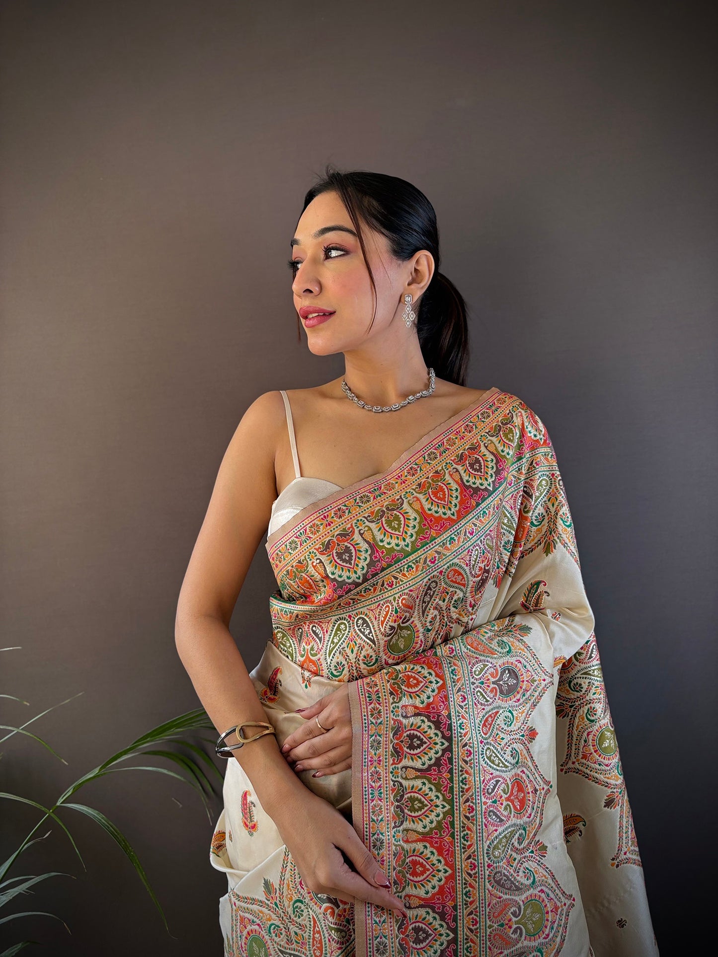 Elora White Silk Meena Weaving Pashmina Work Kashmiri Saree - Dista
