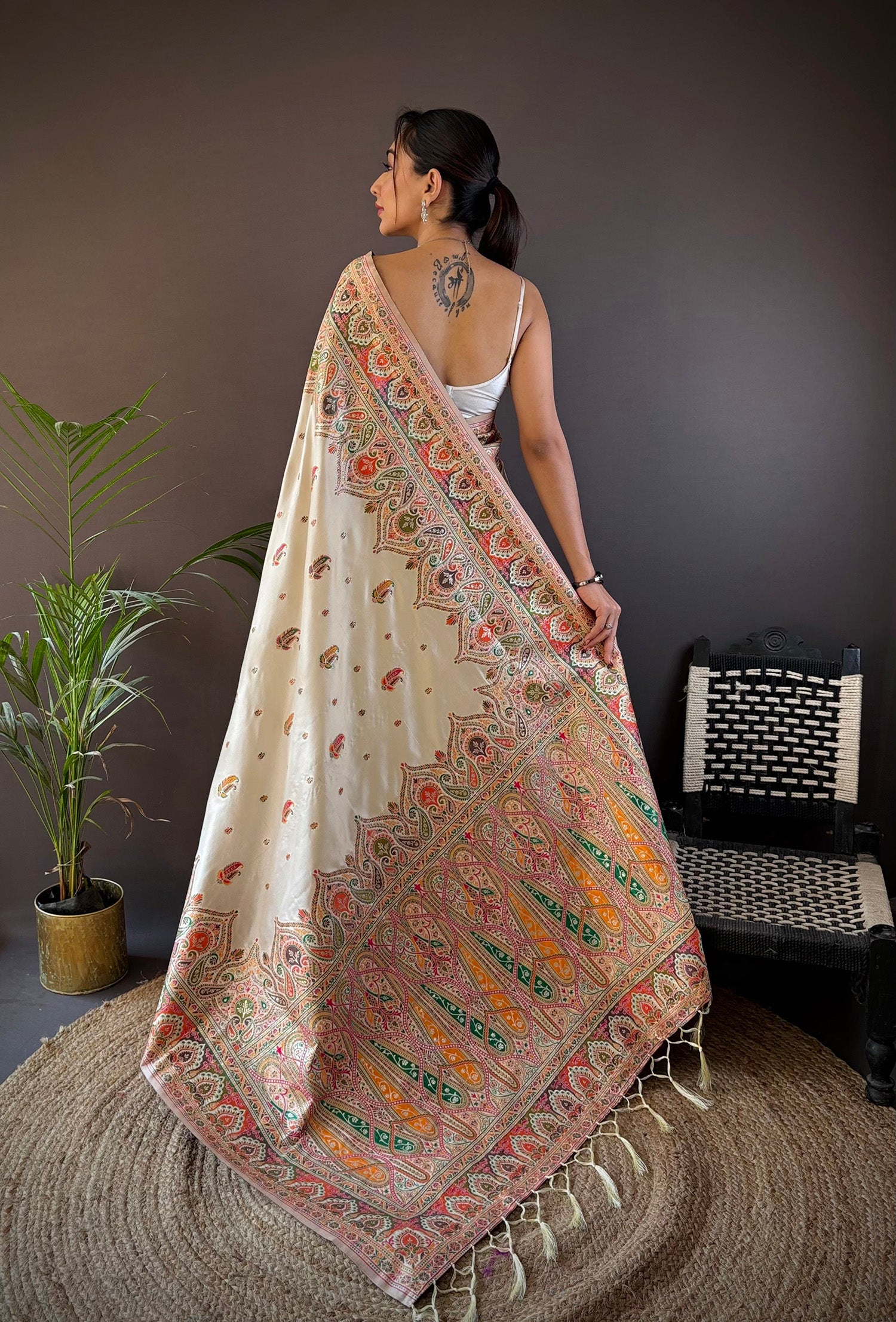 Elora White Silk Meena Weaving Pashmina Work Kashmiri Saree - Dista