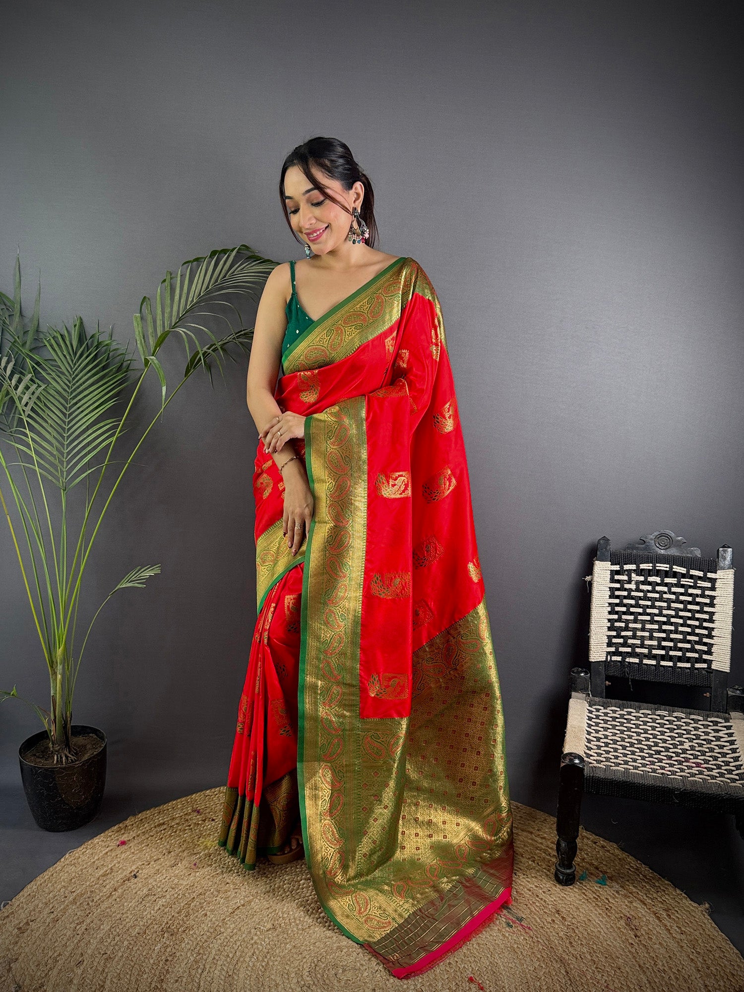 Elora Red Soft Silk Peacock Pattern Zari Weaving Contrast Border Banarasi Saree - Dista