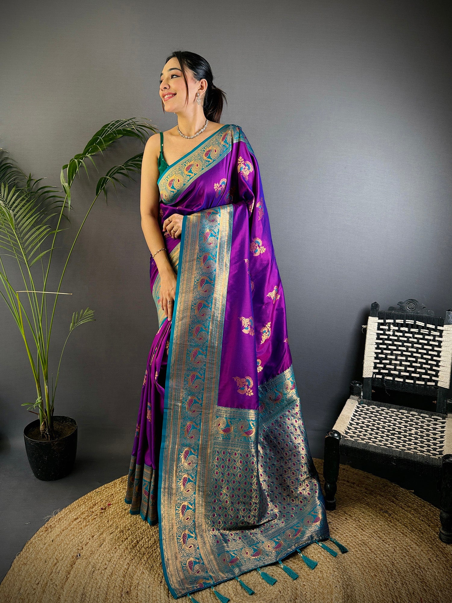 Elora Magenta Soft Silk Floral Butta Zari Weaving Banarasi With Peacock Zari Weaving Border - Dista