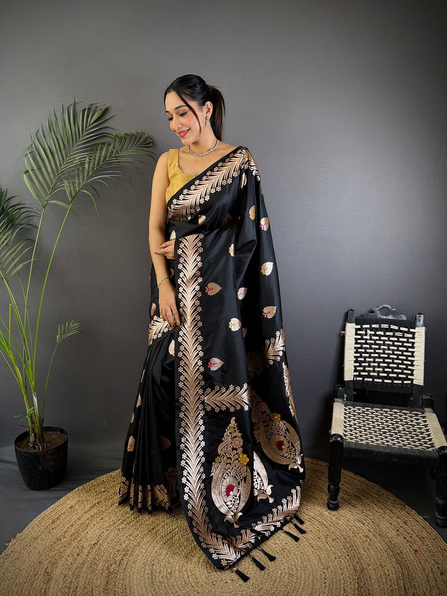 Elora Black Soft Silk Meenakari Zari Weaving Banarasi Saree - Dista