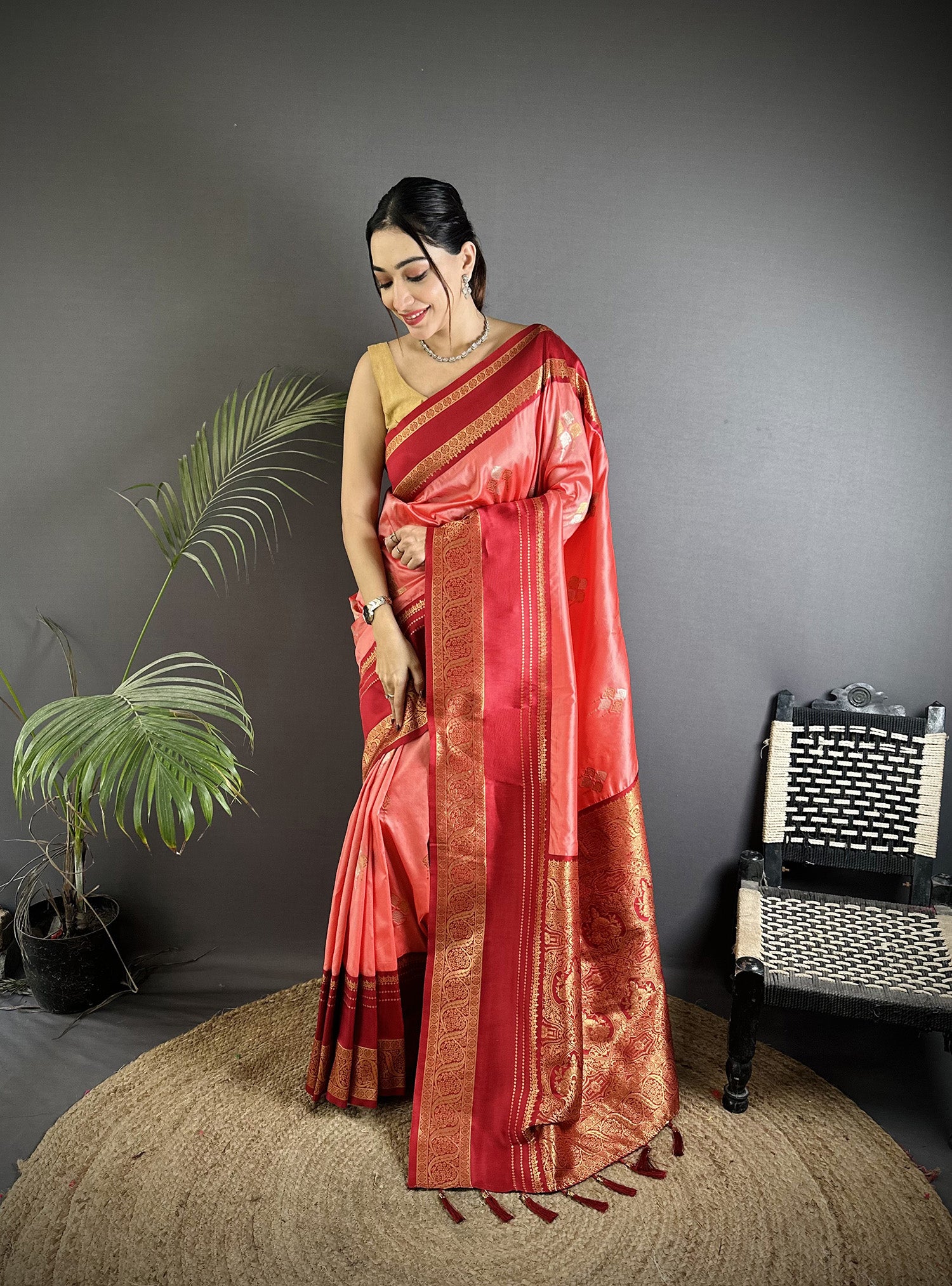 Elora Salmon Pink Soft Silk Woven Dual Zari Work Banarasi Saree - Dista