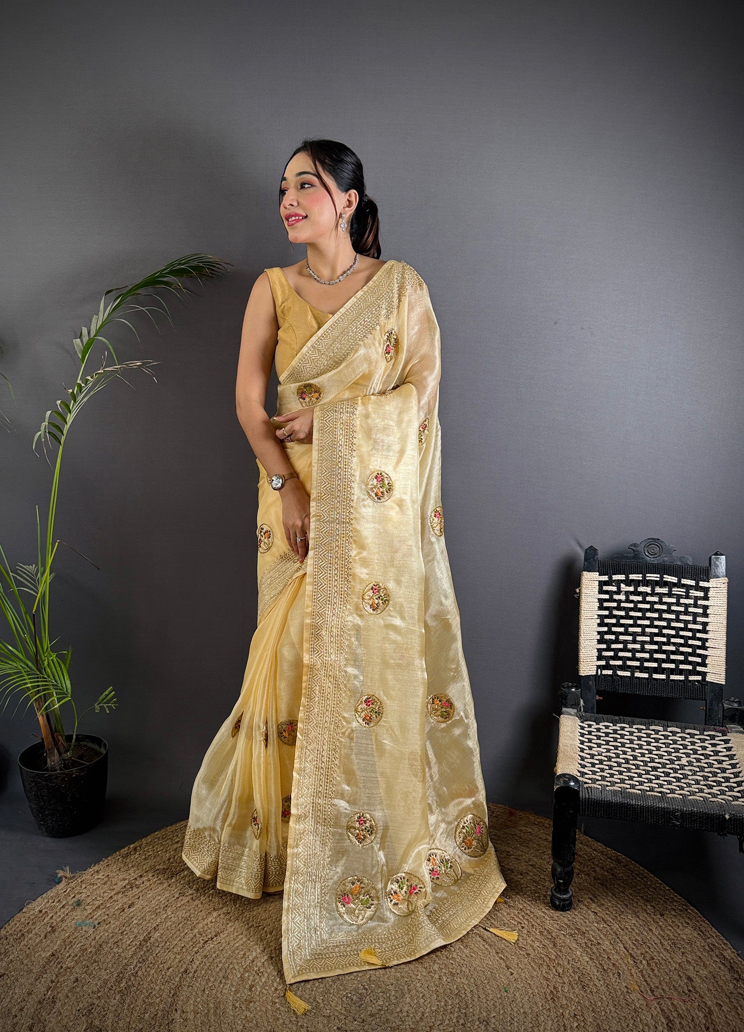 Elora Light Yellow Organza Silk Handloom Banarasi Saree With Heavy Khatali Butta Work - Dista