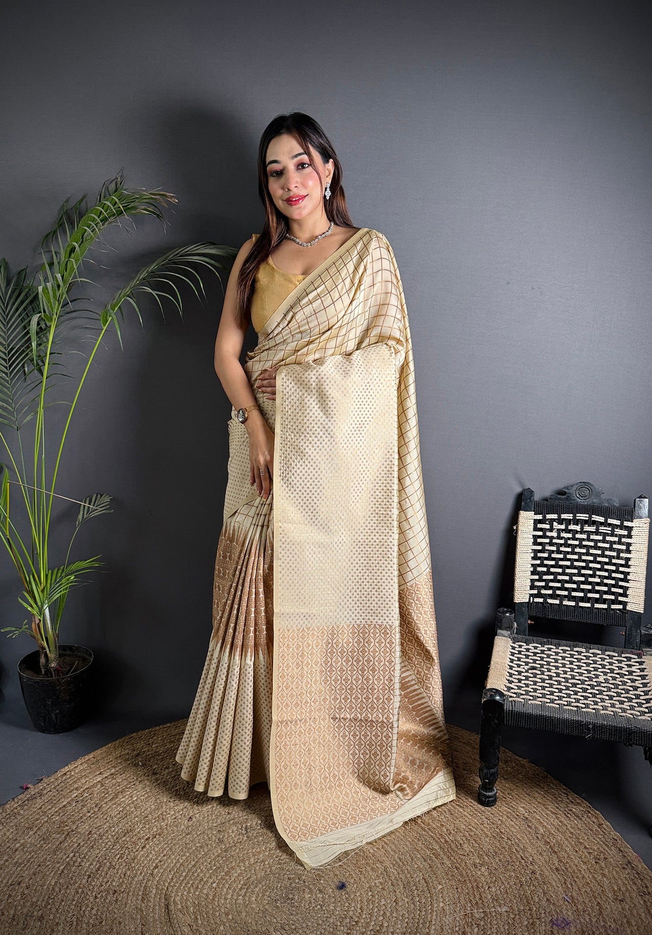Elora Off White Soft Lichi Silk Banarasi Khicha Zari Work Saree - Dista