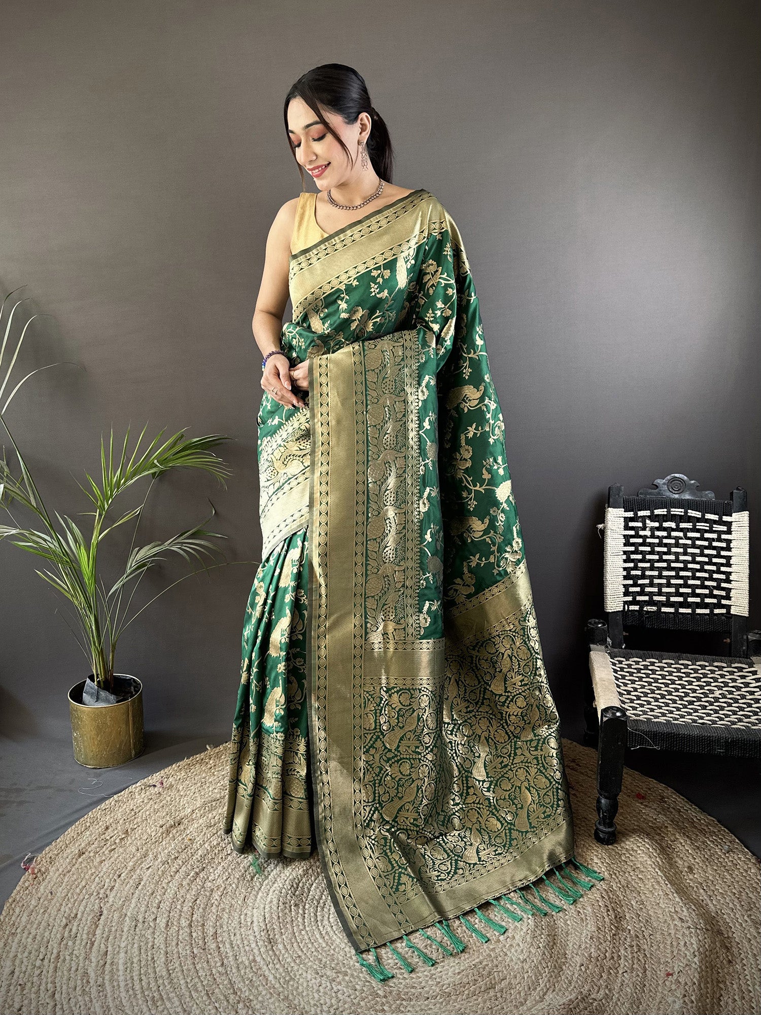 Joban Fashion Dark Green Banarasi Soft Lichi Silk Floral and Zari Pattern Saree - Distacart