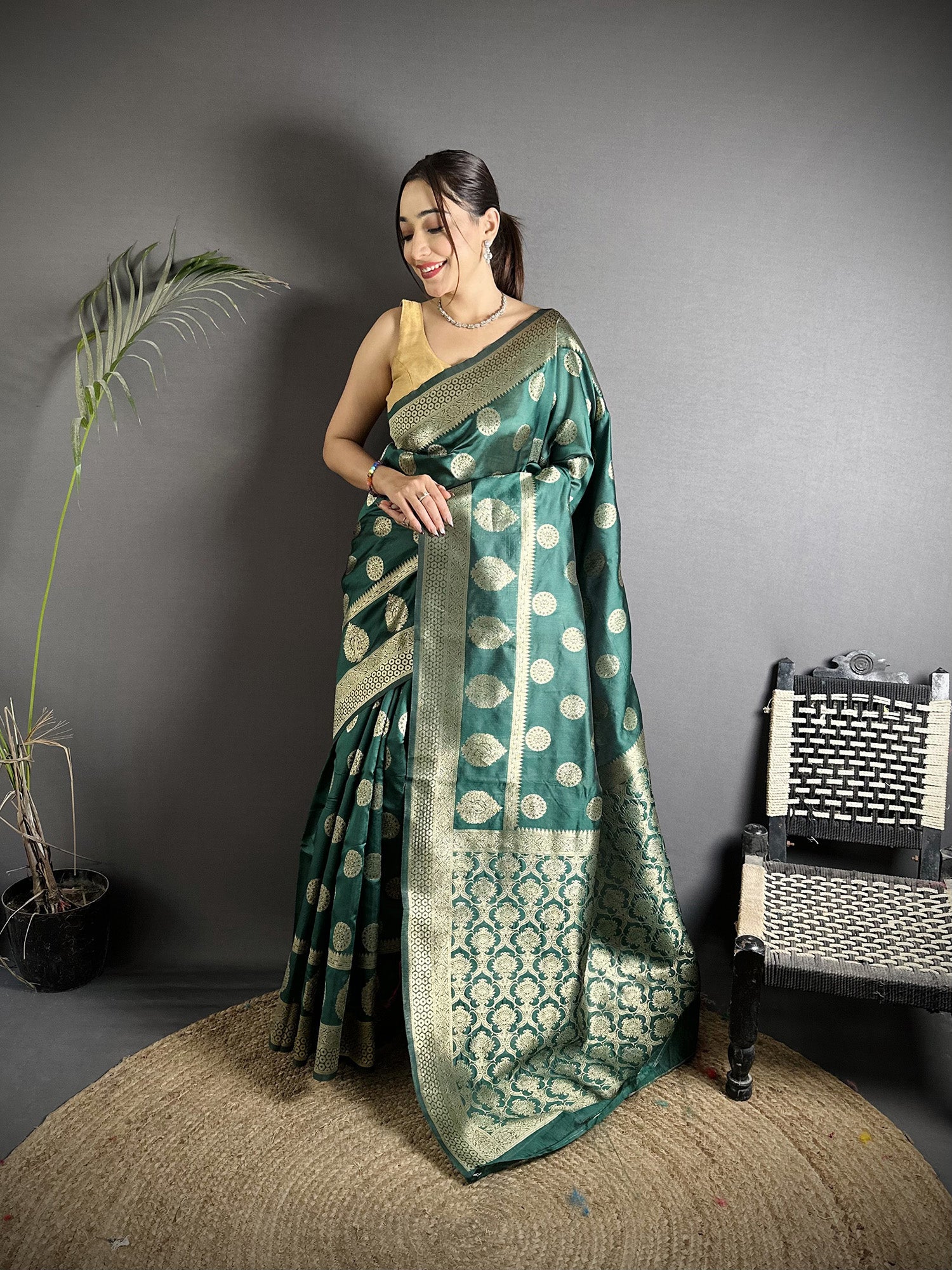 Joban Fashion Green Soft Banarasi Silk Jacquard Weaving Saree - Distacart