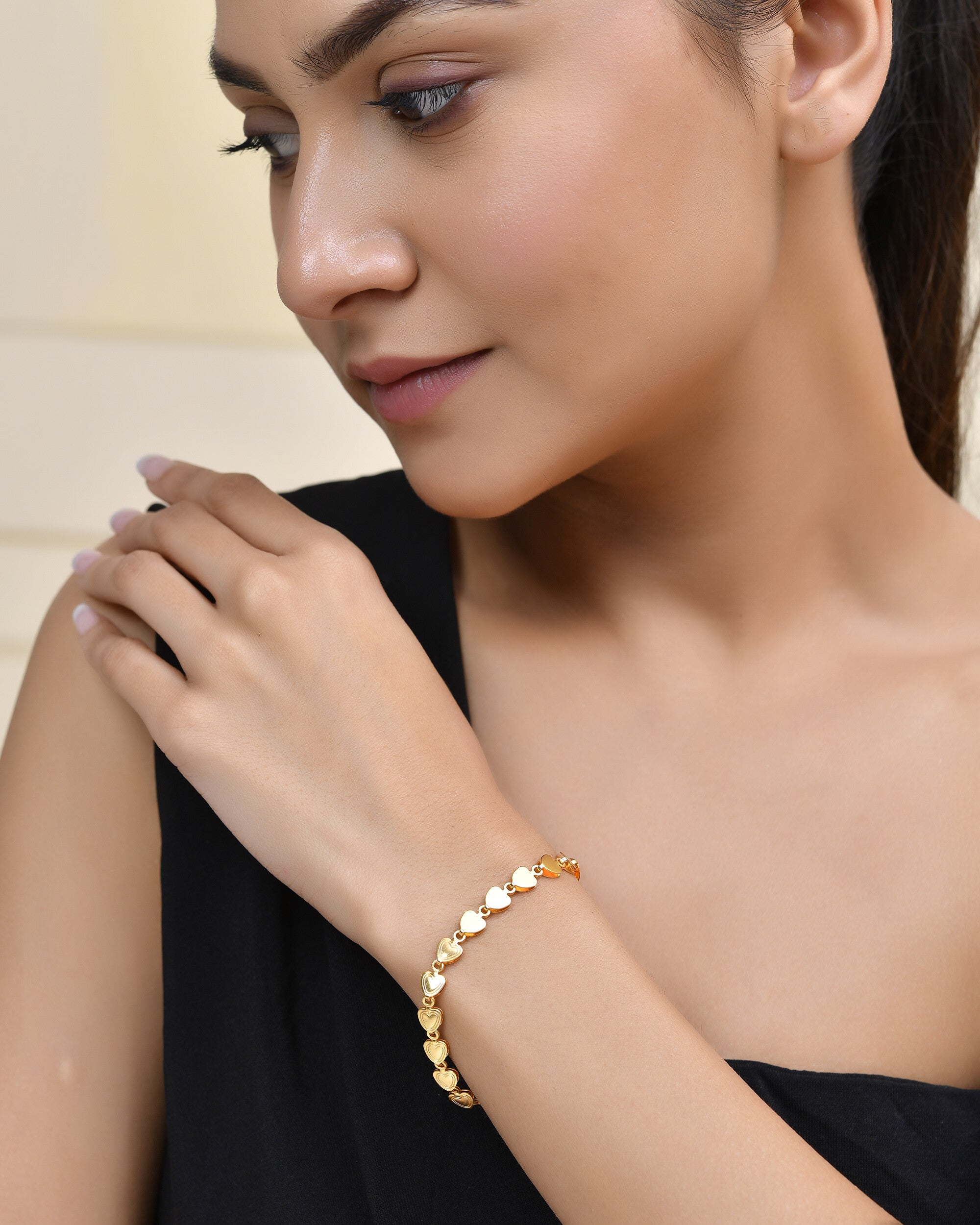 Jewels Nest Elegant Fancy Gold Bracelet with Heart-Shaped Links - Distacart