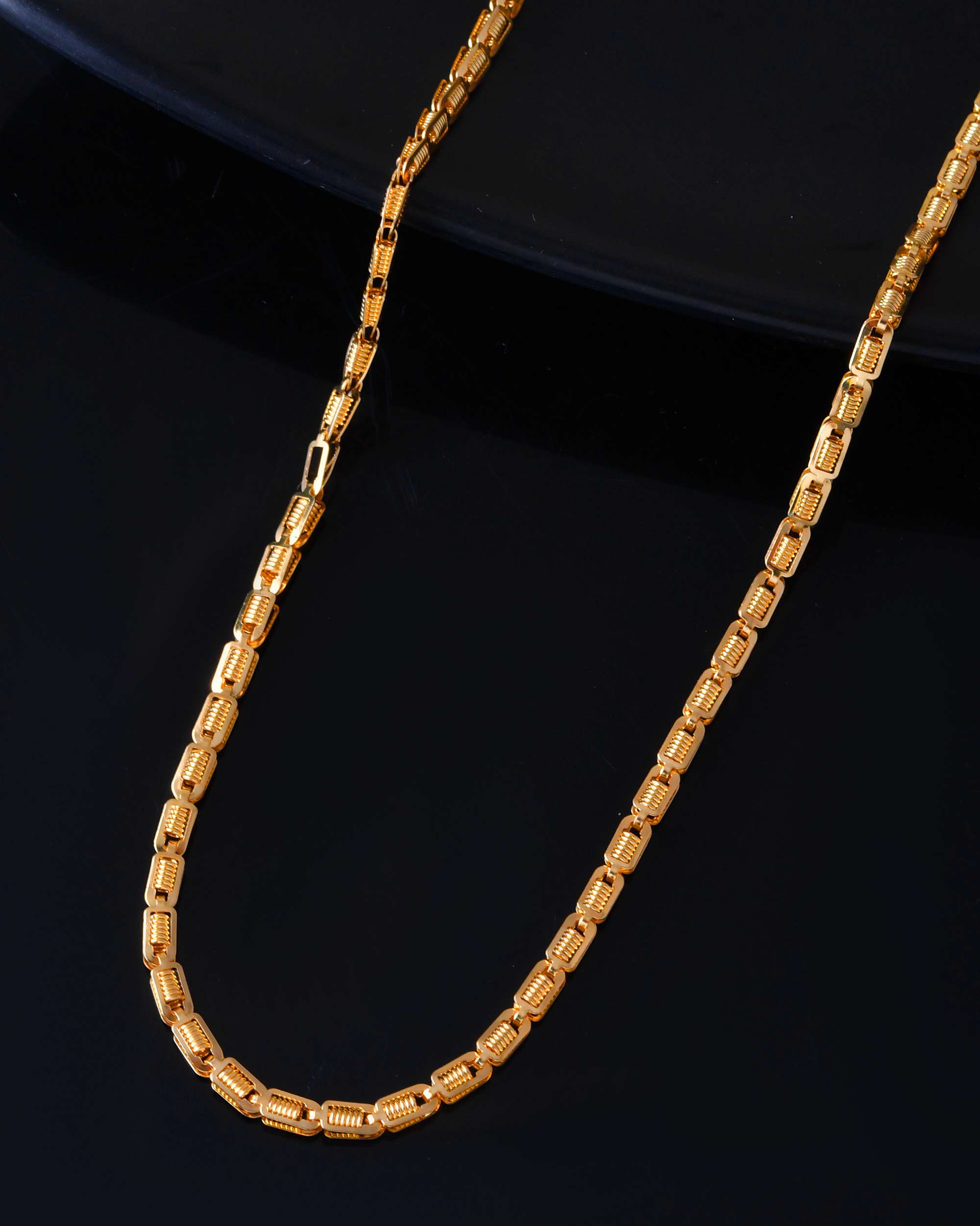 Jewels Nest Textured Barrel-Style Gold Chain Necklace – Luxurious Daily Wear