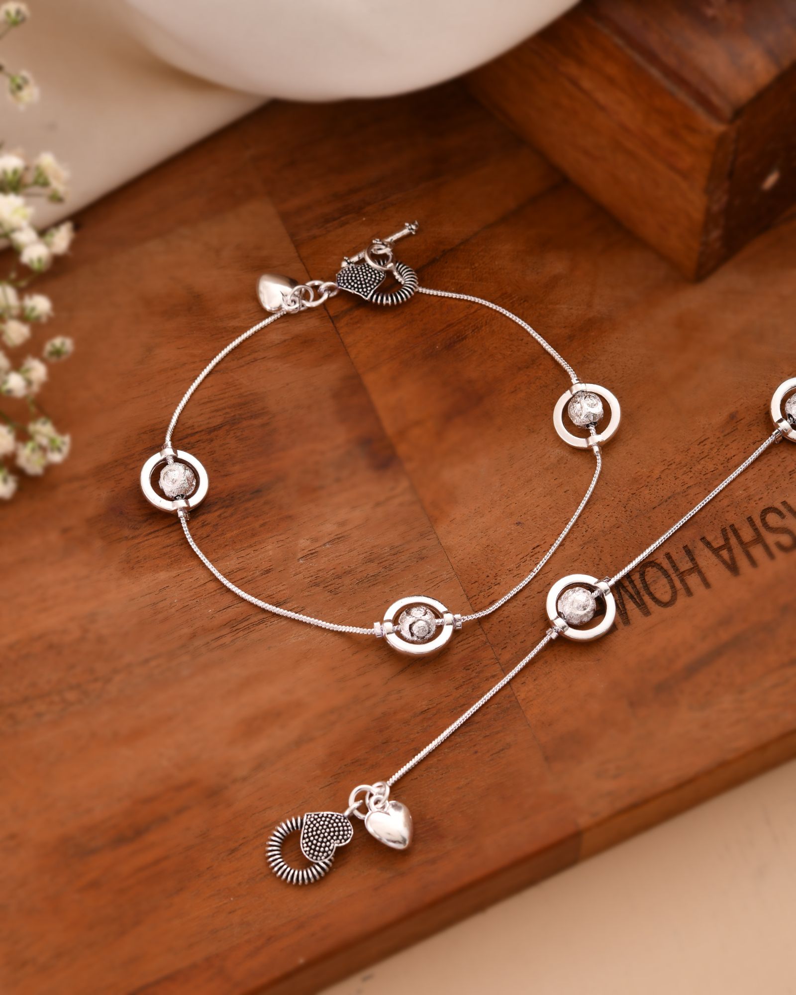 Jewels Nest Orbit Glow Silver Anklet With Circular Disc Accents And Heart Toggle Closure - Distacart