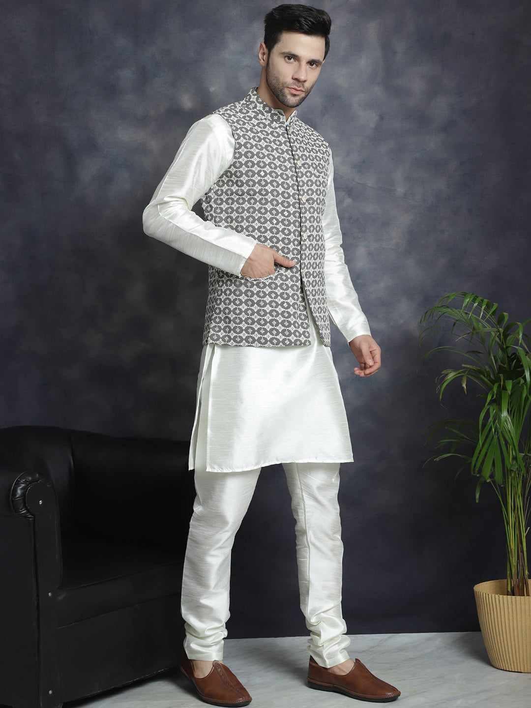 Jompers Men's Embroidred Nehru Jacket With Solid Kurta Pyjama - Grey - Distacart