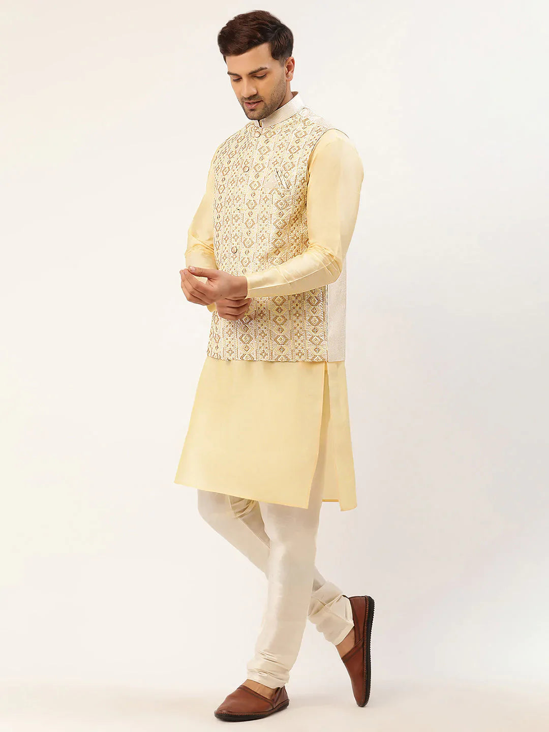 Jompers Men's Solid Kurta Pyjama With White Embroidered Nehru Jacket - Distacart