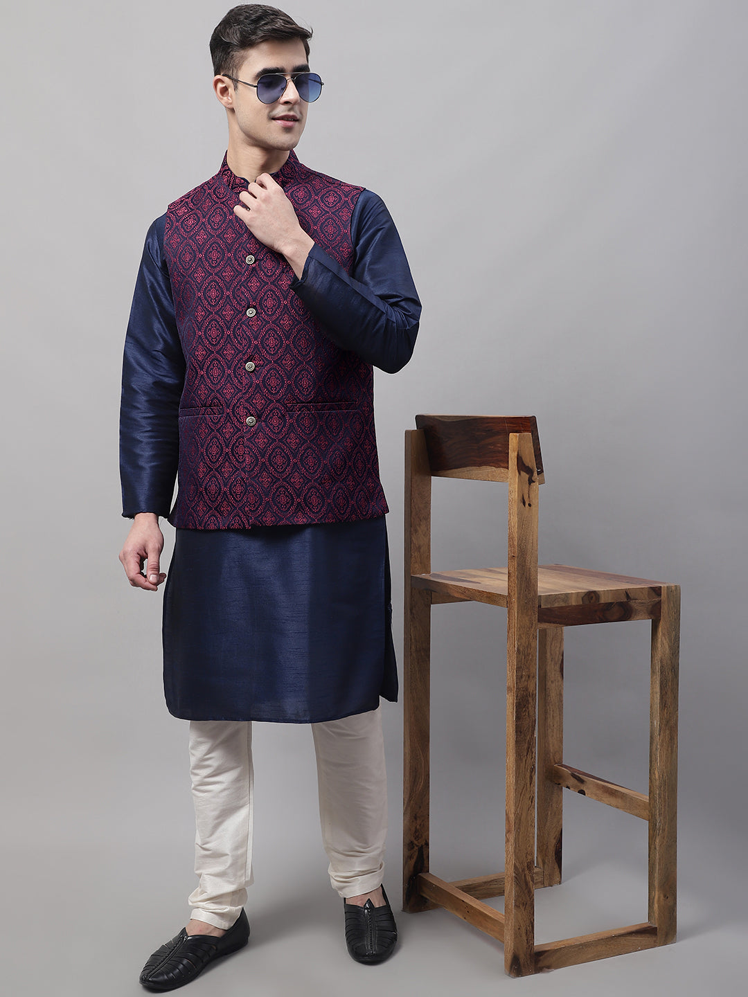 Jompers Men's Navy Blue Solid Kurta Pyjama with Maroon Woven Design Nehru Jacket - Distacart