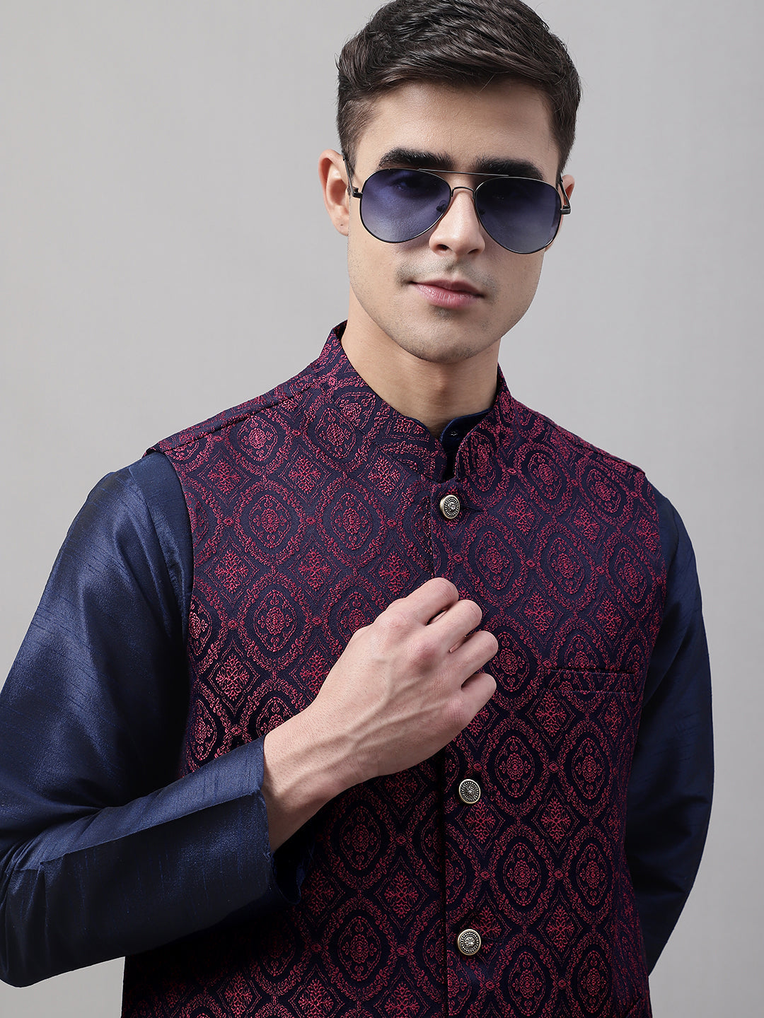 Jompers Men's Navy Blue Solid Kurta Pyjama with Maroon Woven Design Nehru Jacket - Distacart