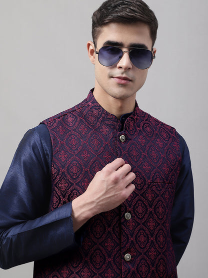 Jompers Men's Navy Blue Solid Kurta Pyjama with Maroon Woven Design Nehru Jacket - Distacart