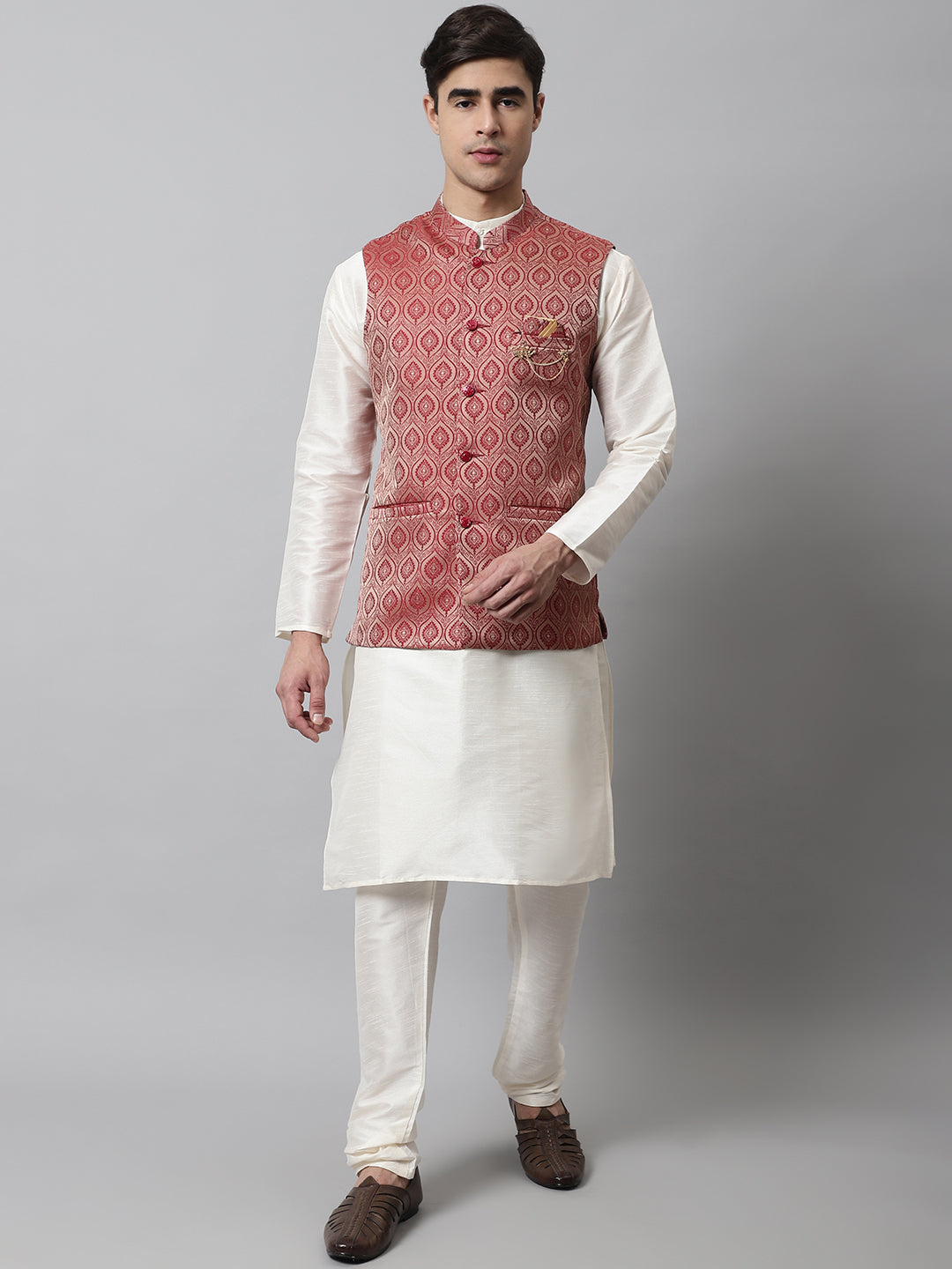 Jompers Men's Off White Solid Kurta Pyjama with Maroon Woven Design Nehru Jacket - Distacart