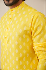 Thumbnail for Jompers Men's Cotton Floral printed kurta Pyjama Set - Lemon - Distacart