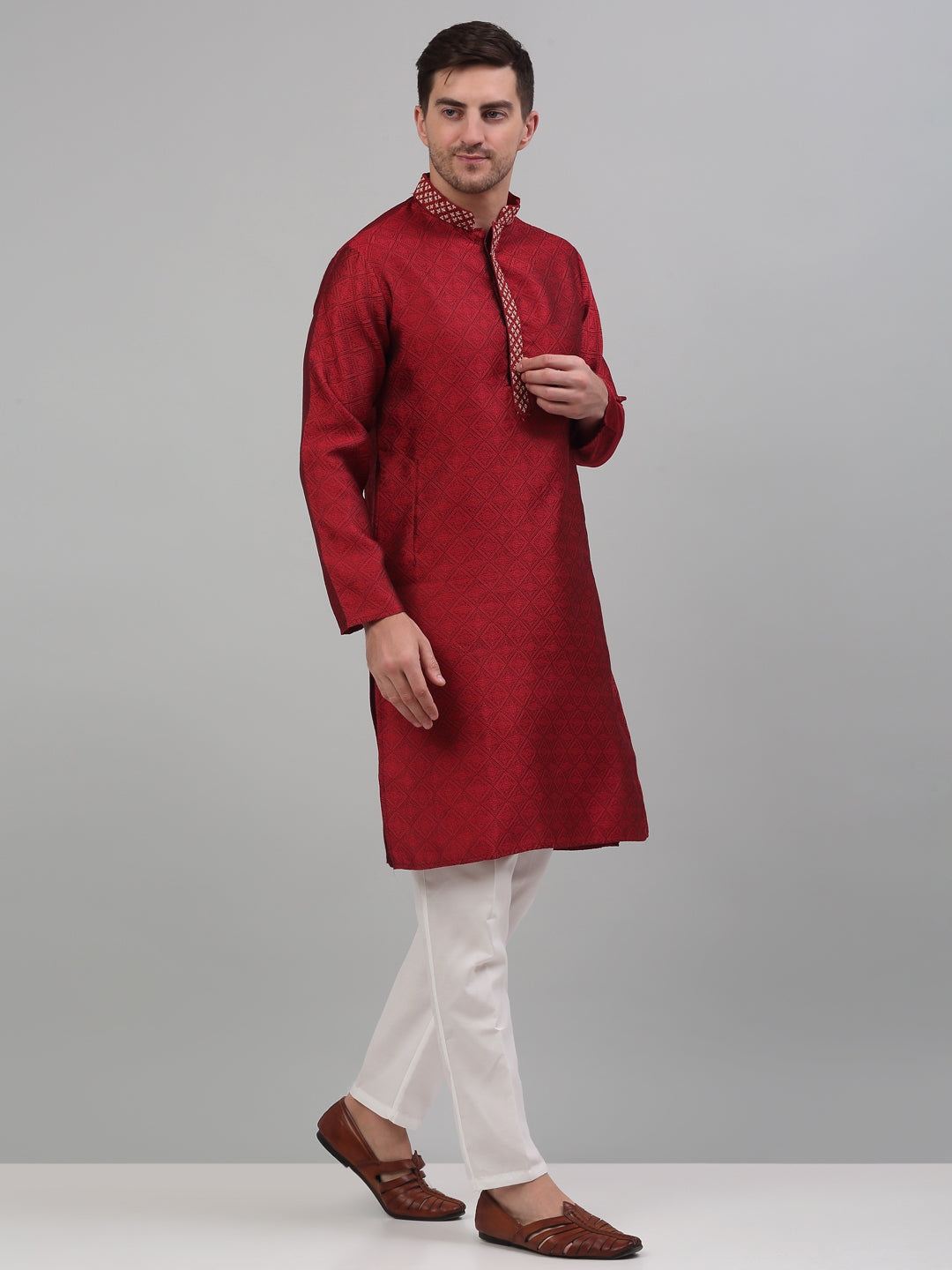 Jompers Men's Maroon Collar Embroidered Kurta Pyjama - Distacart