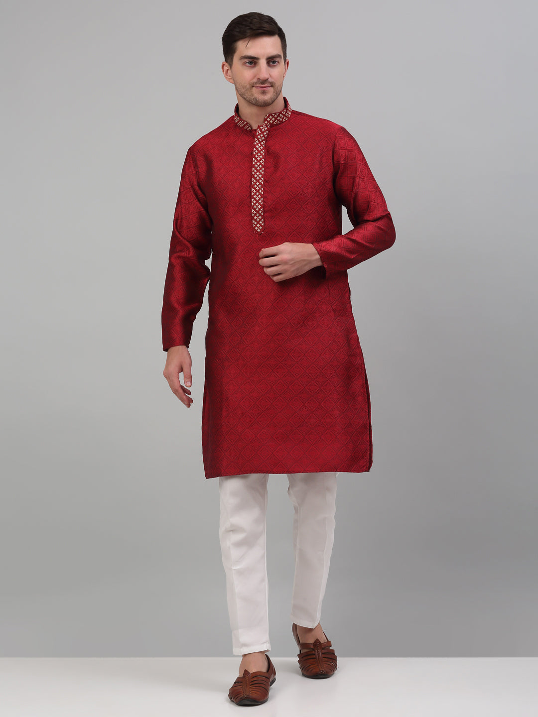 Jompers Men's Maroon Collar Embroidered Kurta Pyjama - Distacart