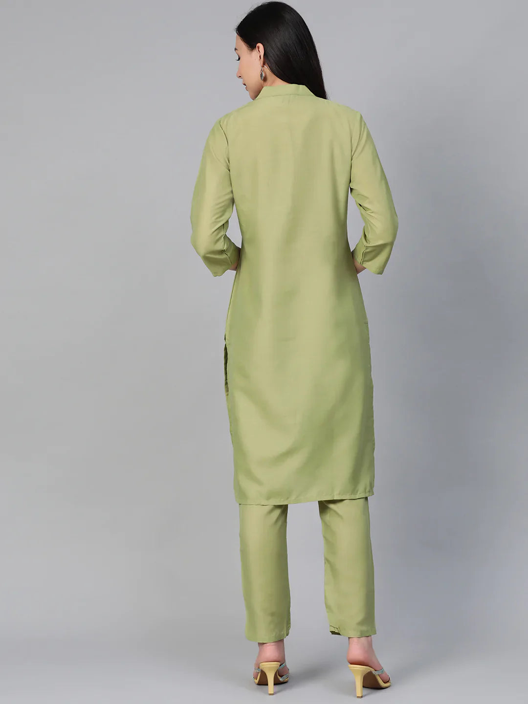 Jompers Women's Green Embroidered Detail Kurta with Trousers - Distacart