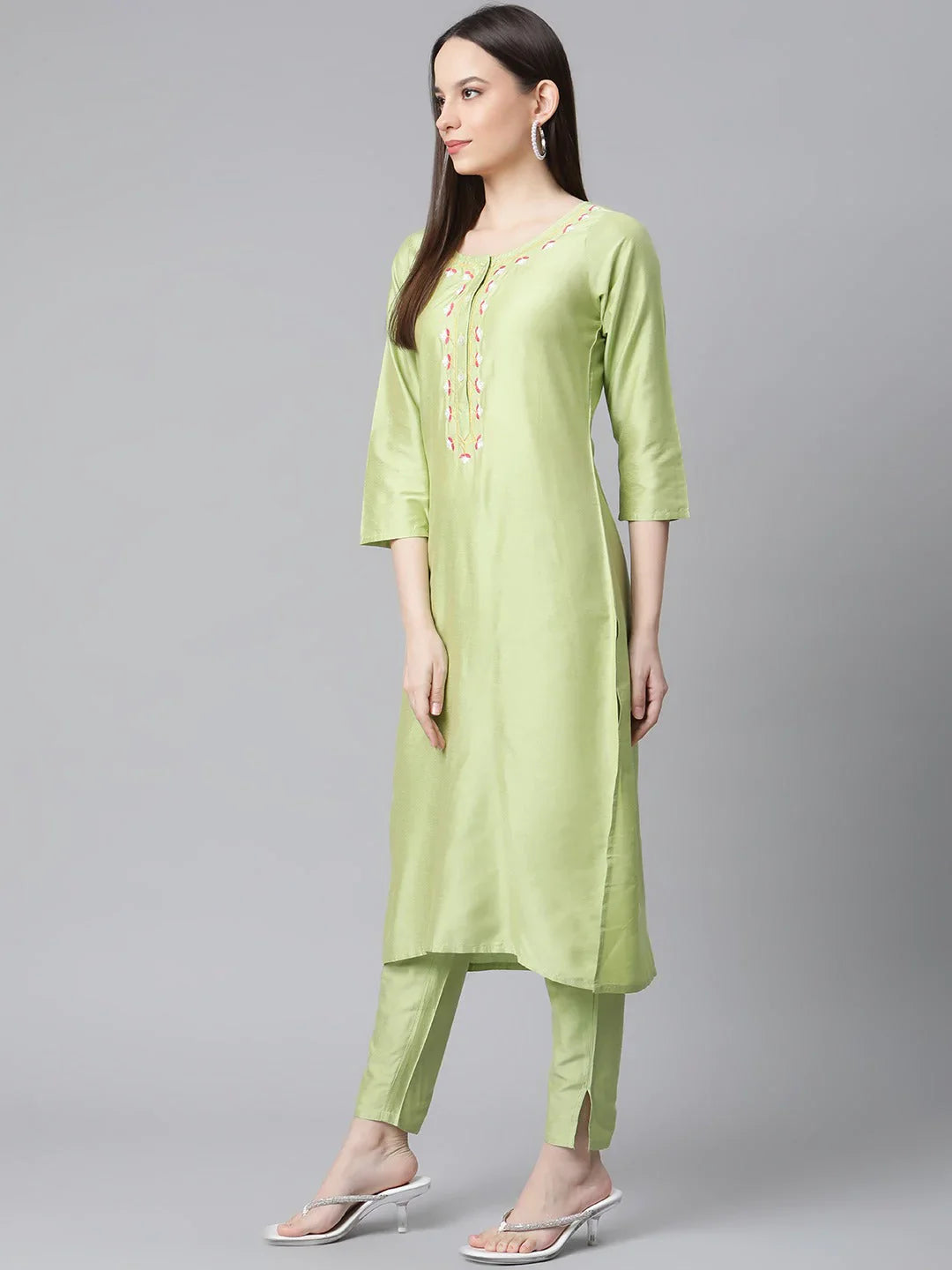 Jompers Women's Green Embroidered Regular Kurta with Trousers & With Dupatta - Distacart