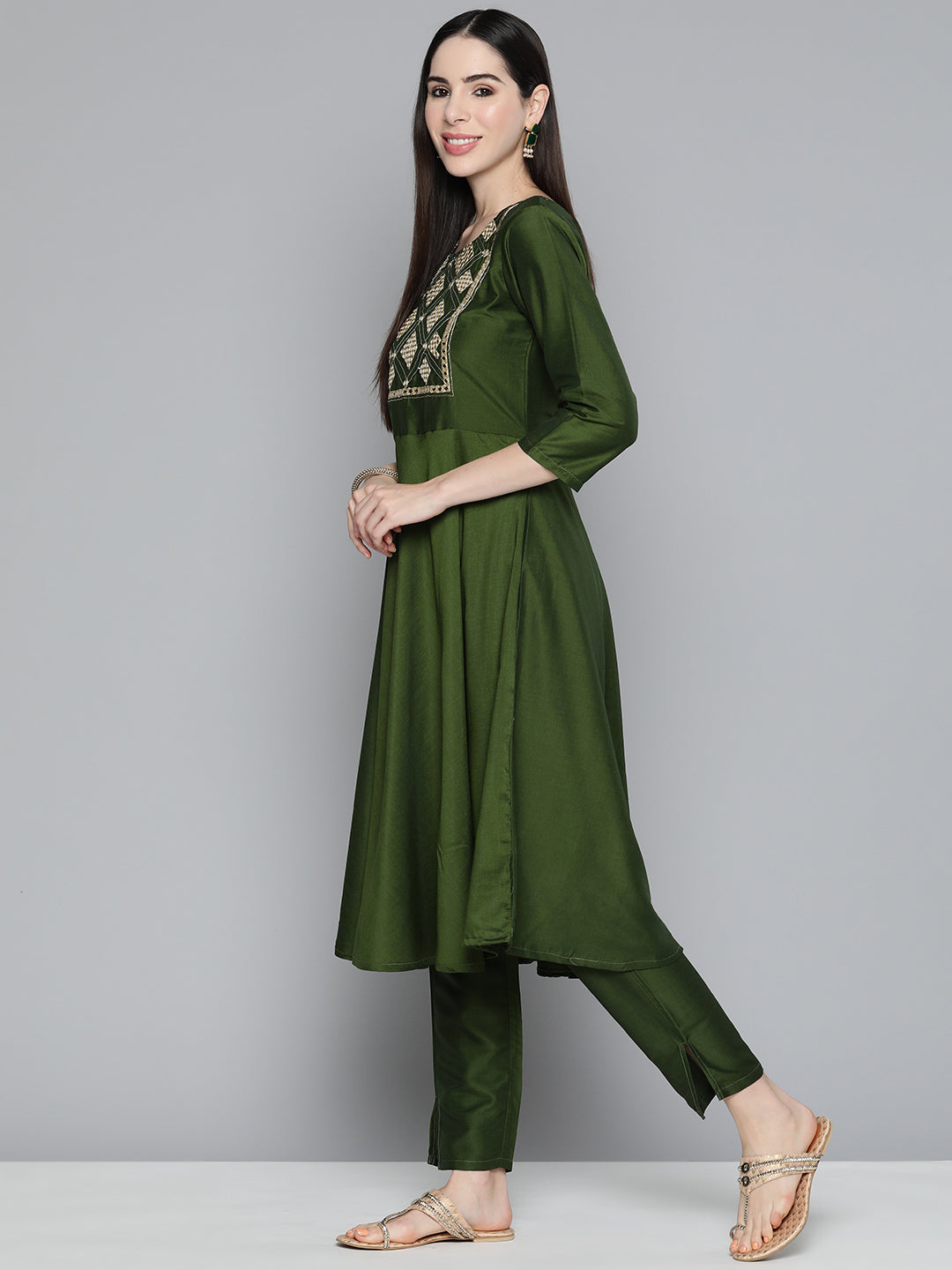 Jompers Women's Olive Green Floral Embroidered Mirror Work Kurta with Trousers & With Dupatta - Distacart