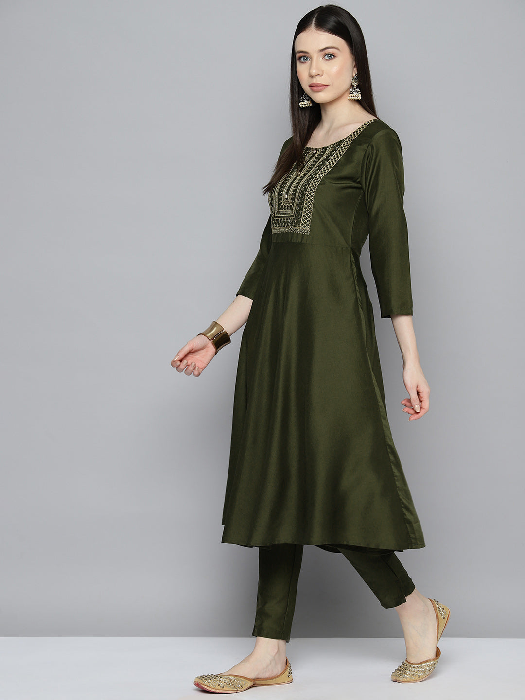 Jompers Women's Sequin, zari embroidered flared kurta with pants and dupatta - Green - Distacart