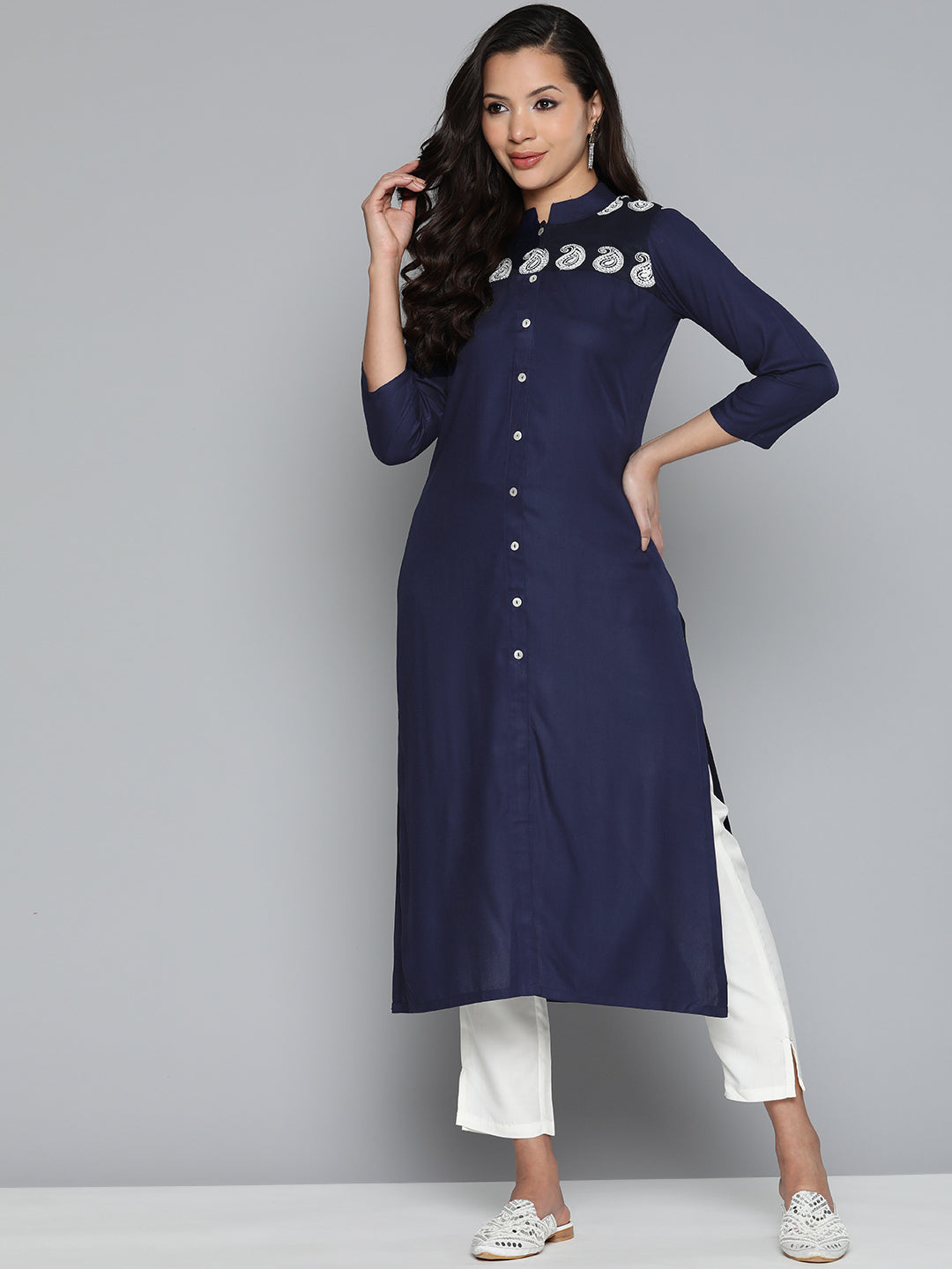 Jompers Women's Paisley Embroidered Chikankari Navy Kurta - Distacart