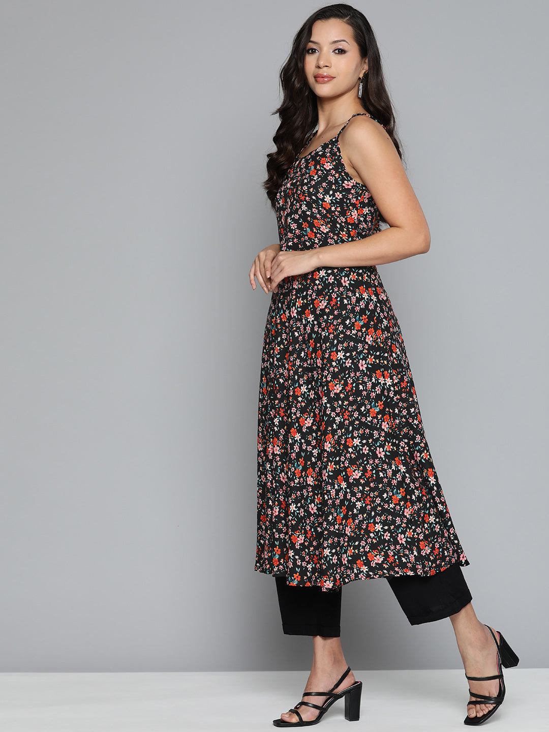 Jompers Women's Floral Printed Floral Georgette Kurta - Black - Distacart