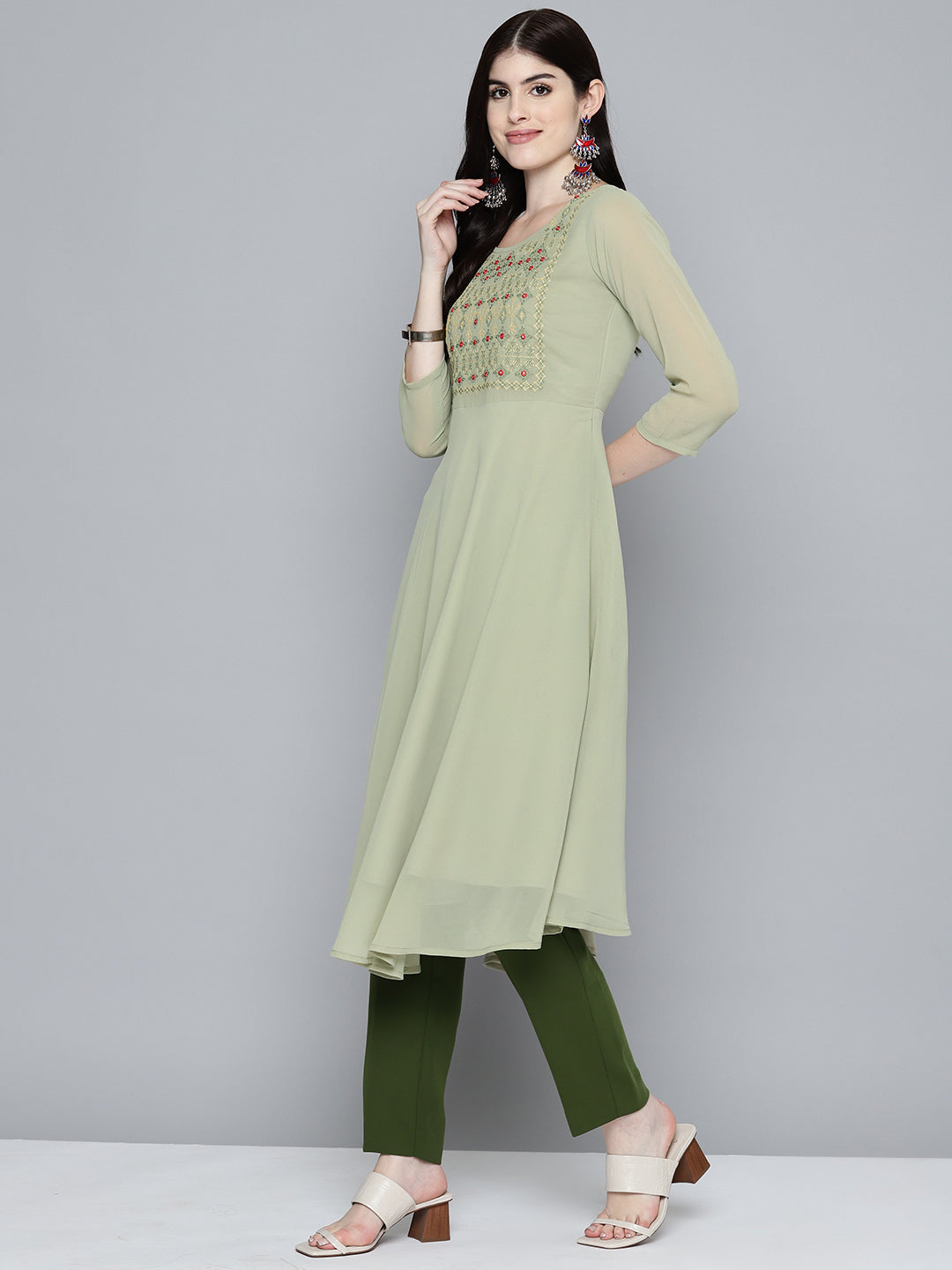 Jompers Women's Embroidered yok flared georgette kurta - Green - Distacart